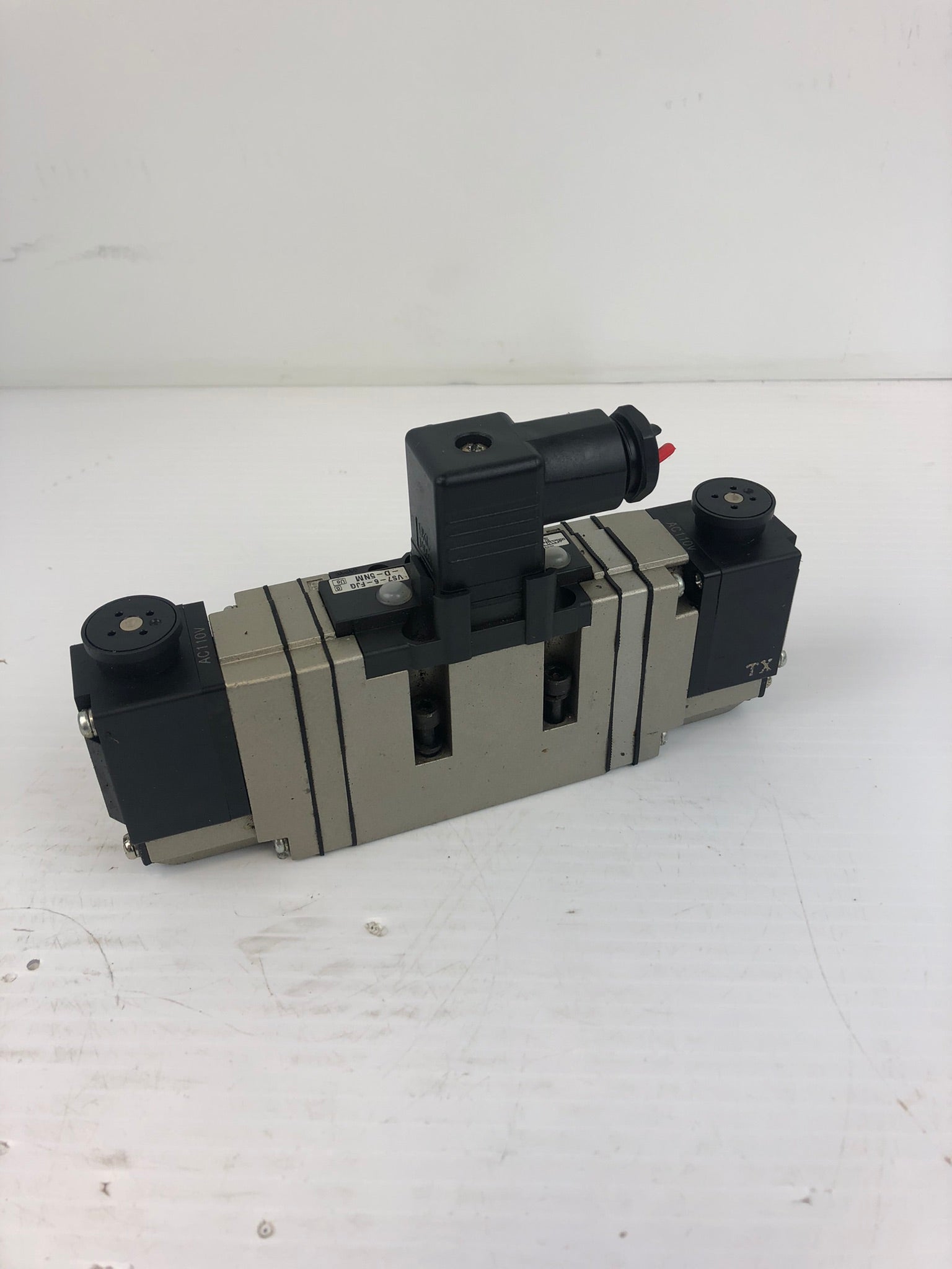 SMC VS7-6-FJG-D-5NM Solenoid Valve