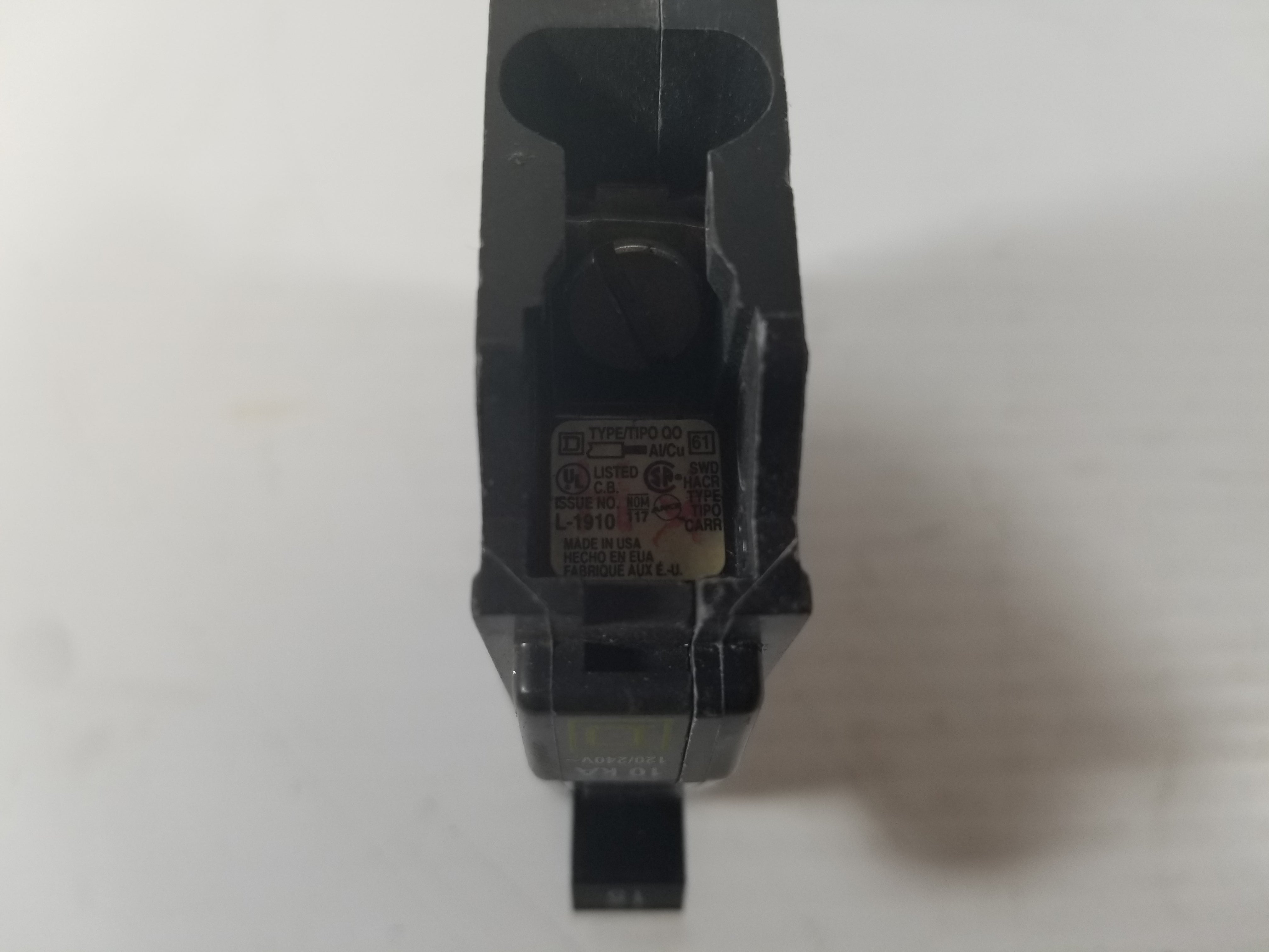 Square D L-1910 15A Single-Pole Circuit Breaker
