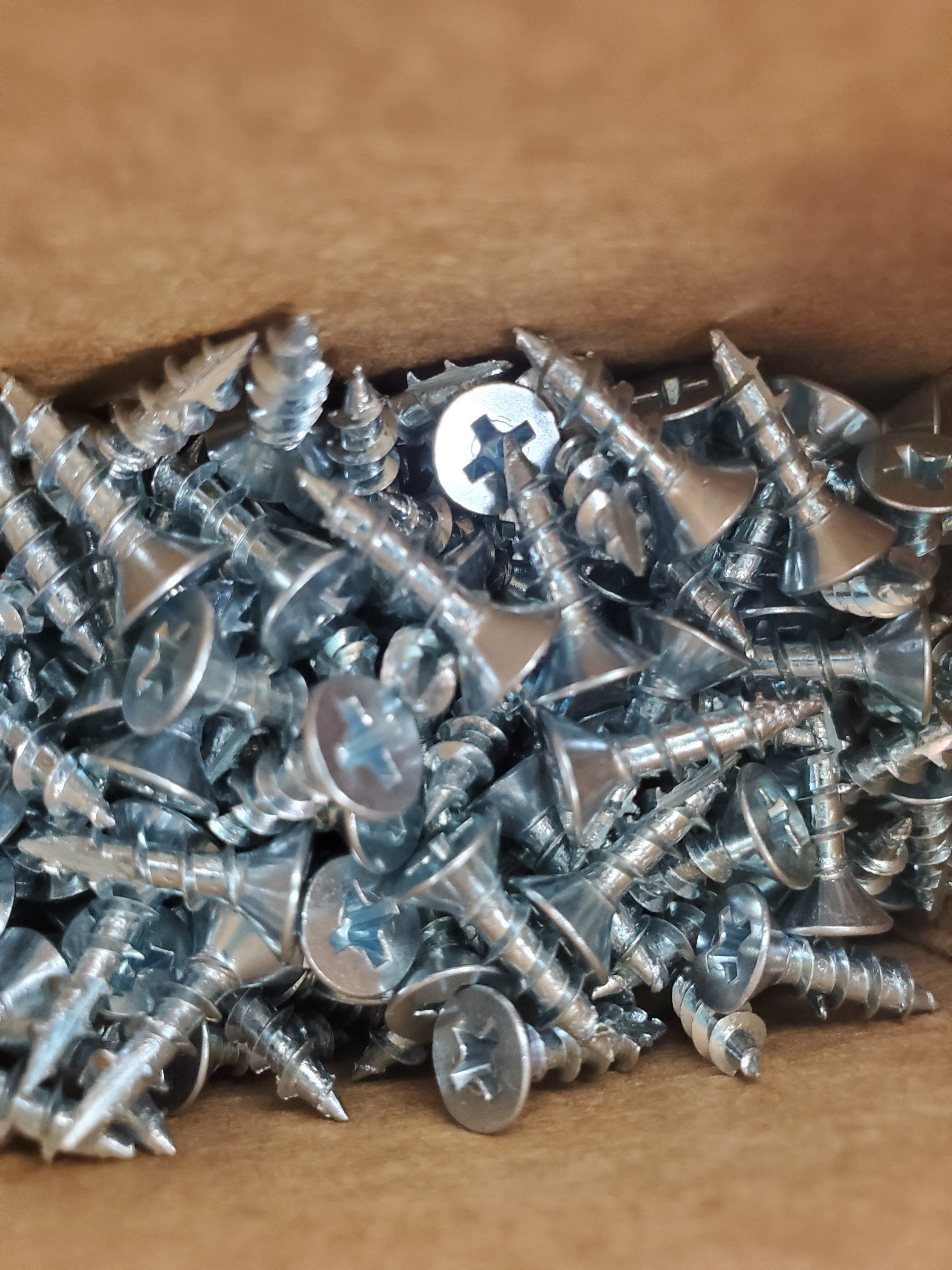 Box of 207093 8-15 x 5/8 Zinc Phil Flat Type Cut SC (Box of 500)