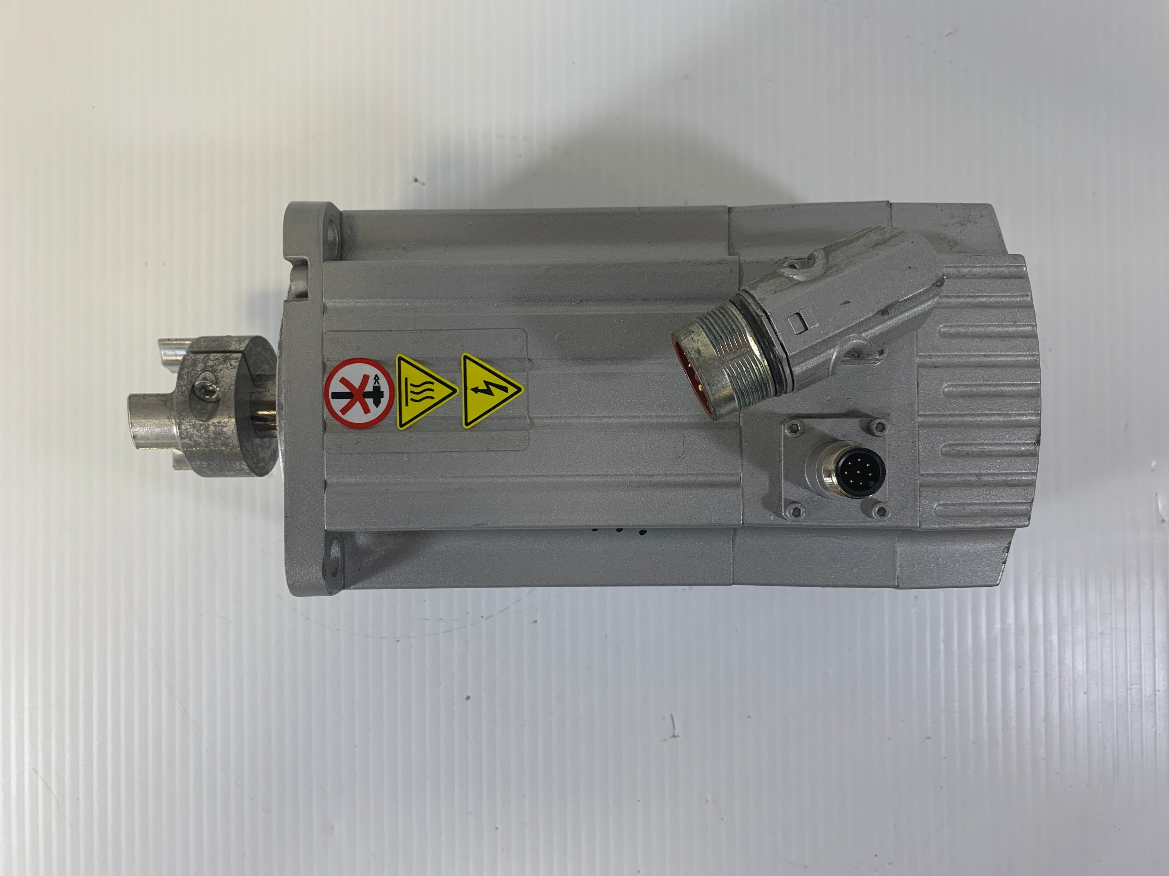 Festo EMMS-AS-100-S-RMB Servo Motor 4600 RPM 565V 15A 18.0W