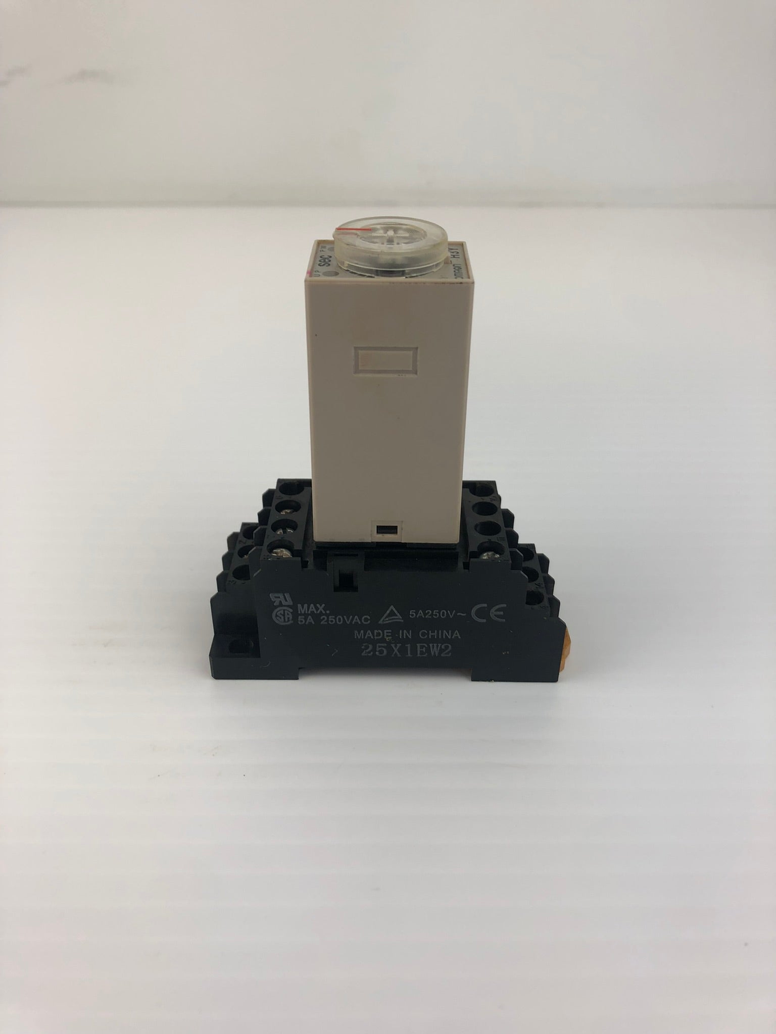 Omron H3Y-2 Timer DC24V With Base 25X1EW2