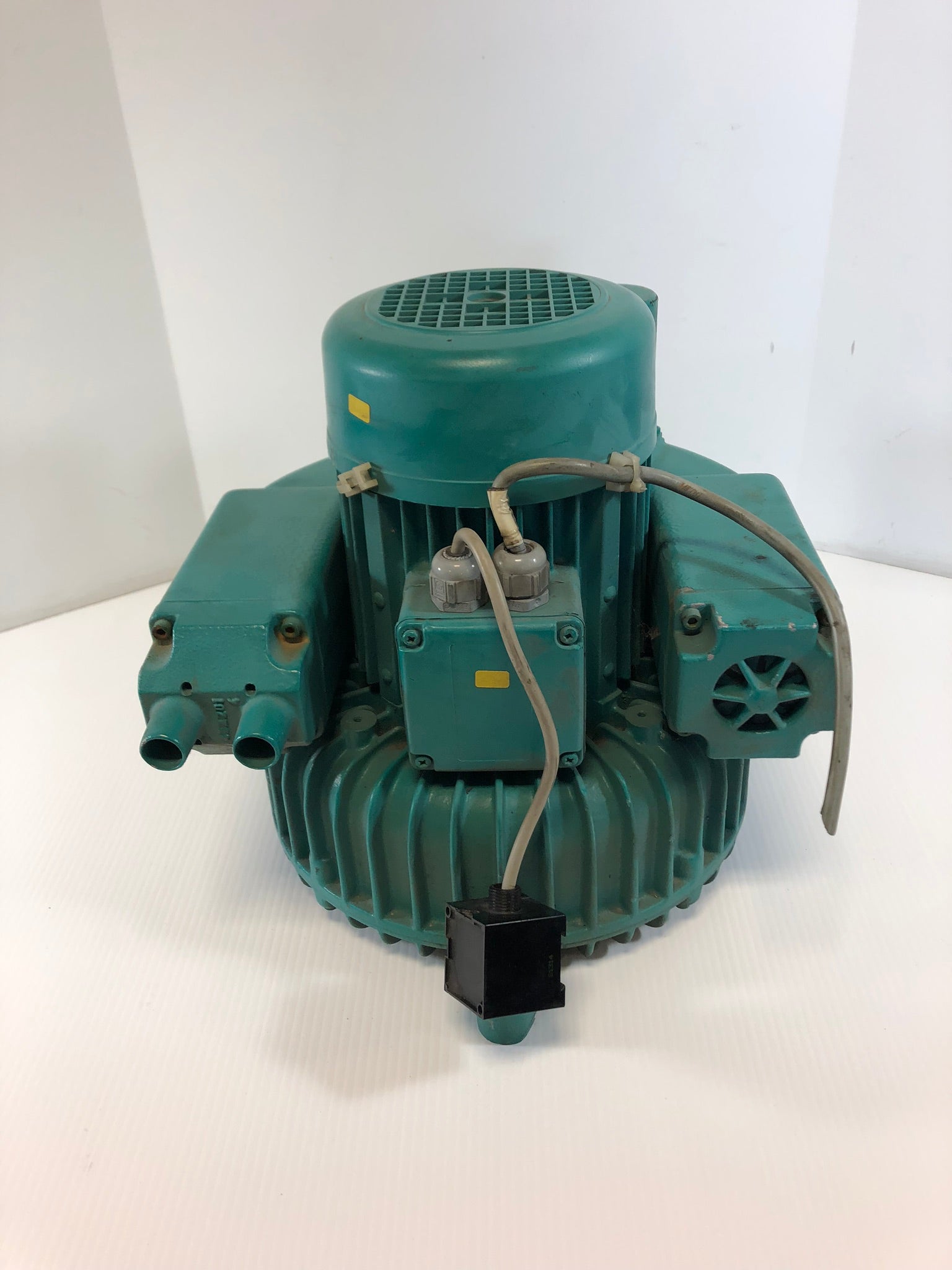 Rietschle SKS 25320 (59) Vacuum Blower Motor 208-260/350-450 V 4.85/2.8 A