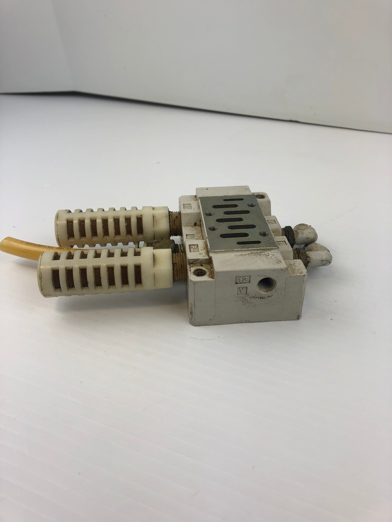 SMC Valve Block Manifold with AN300 Pneumatic Muffler Silencers