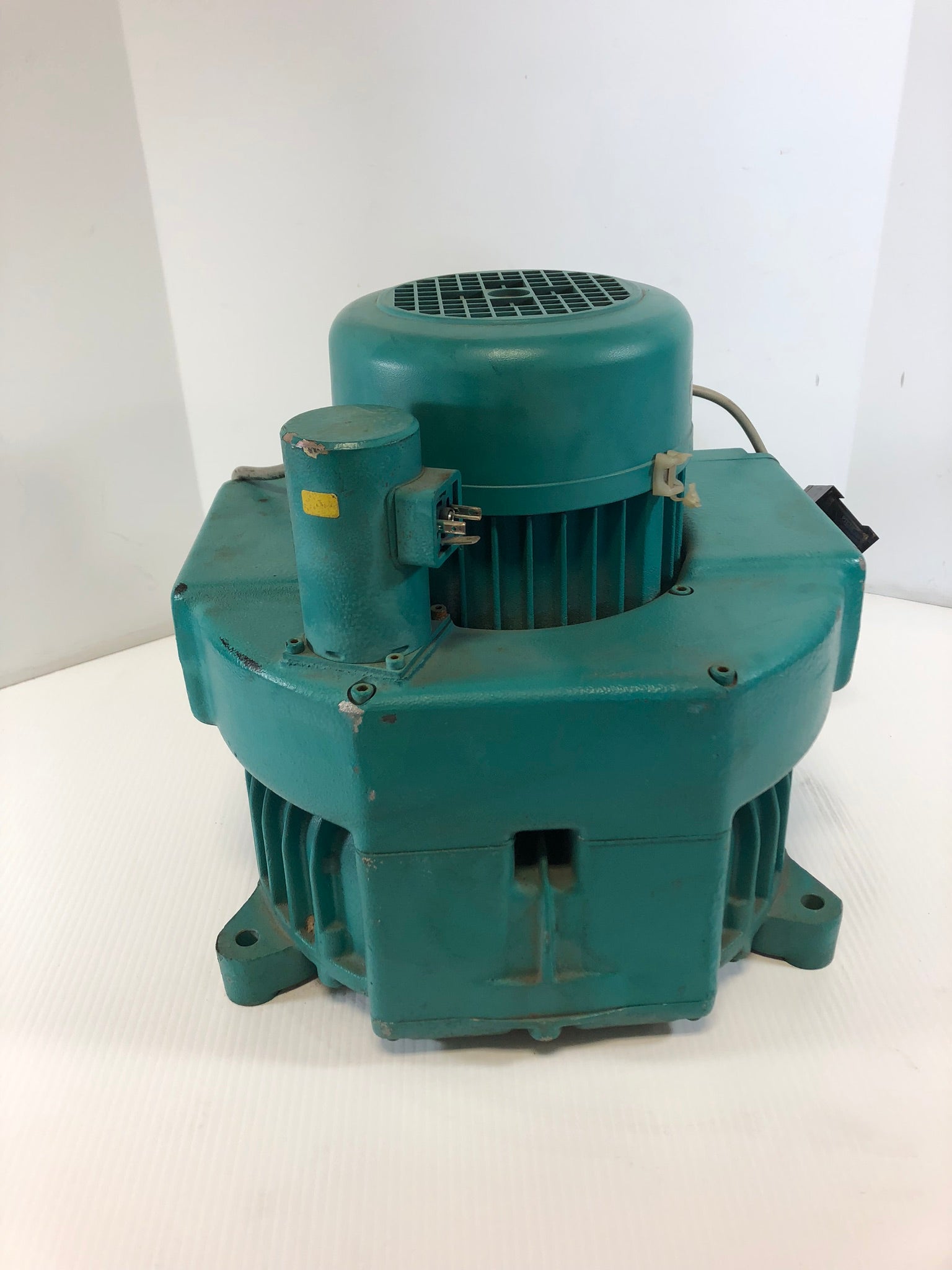 Rietschle SKS 25320 (59) Vacuum Blower Motor 208-260/350-450 V 4.85/2.8 A