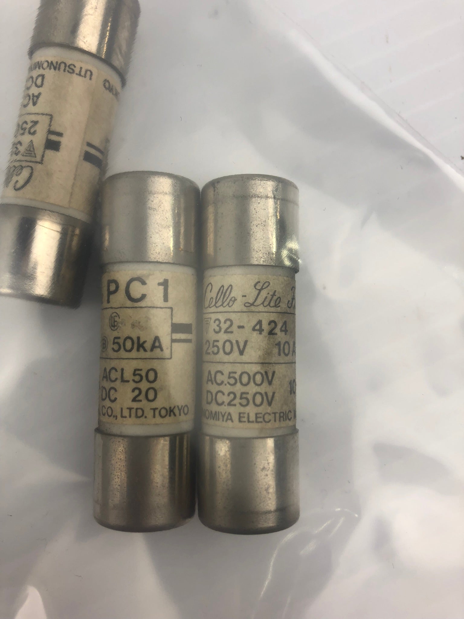 Cello Lite 32-424 Fuse 250V 10A 50KA PC1 - Lot of 3