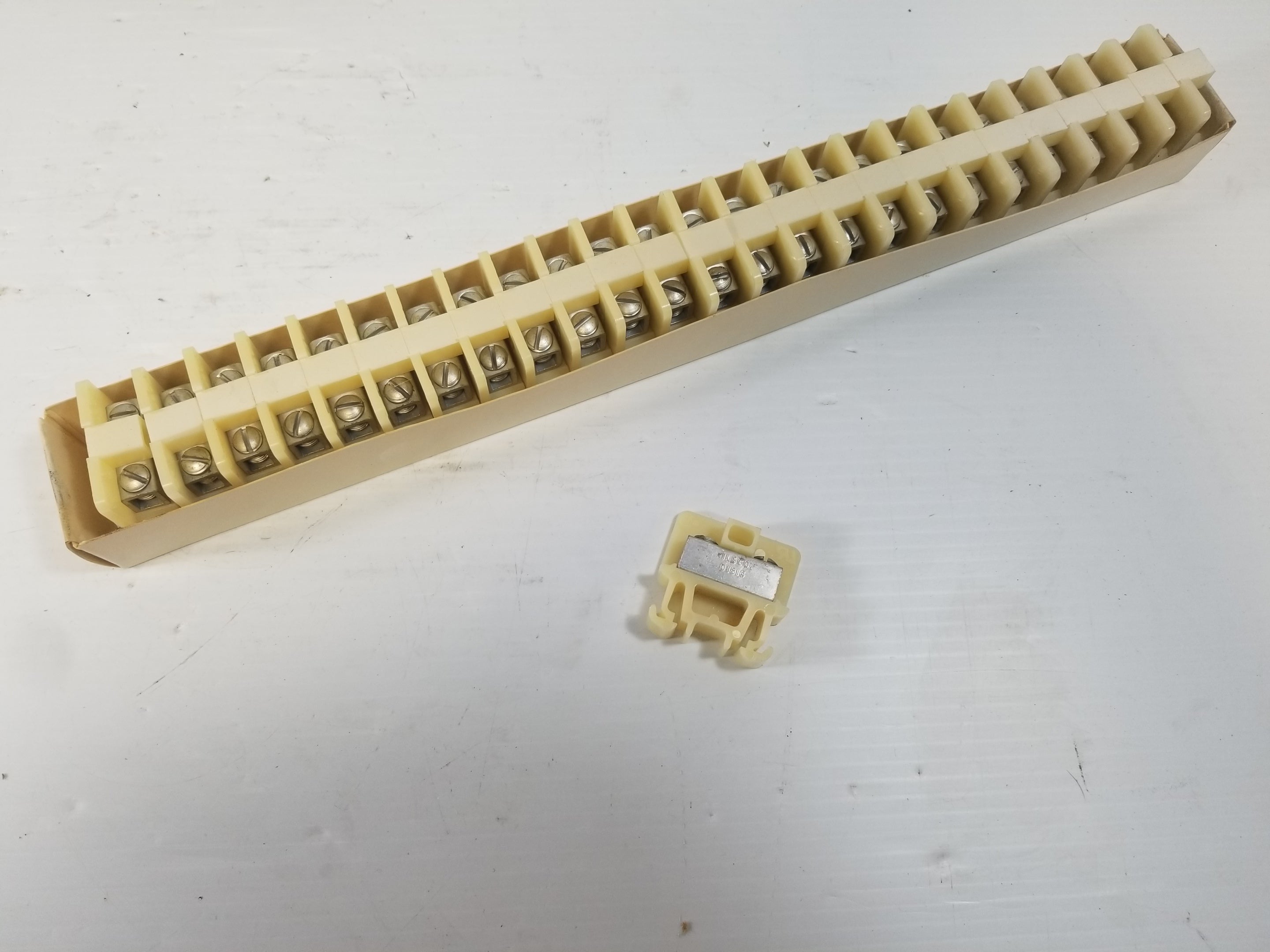 Allen-Bradley 1492 Style CD Contact Block - Lot of 26