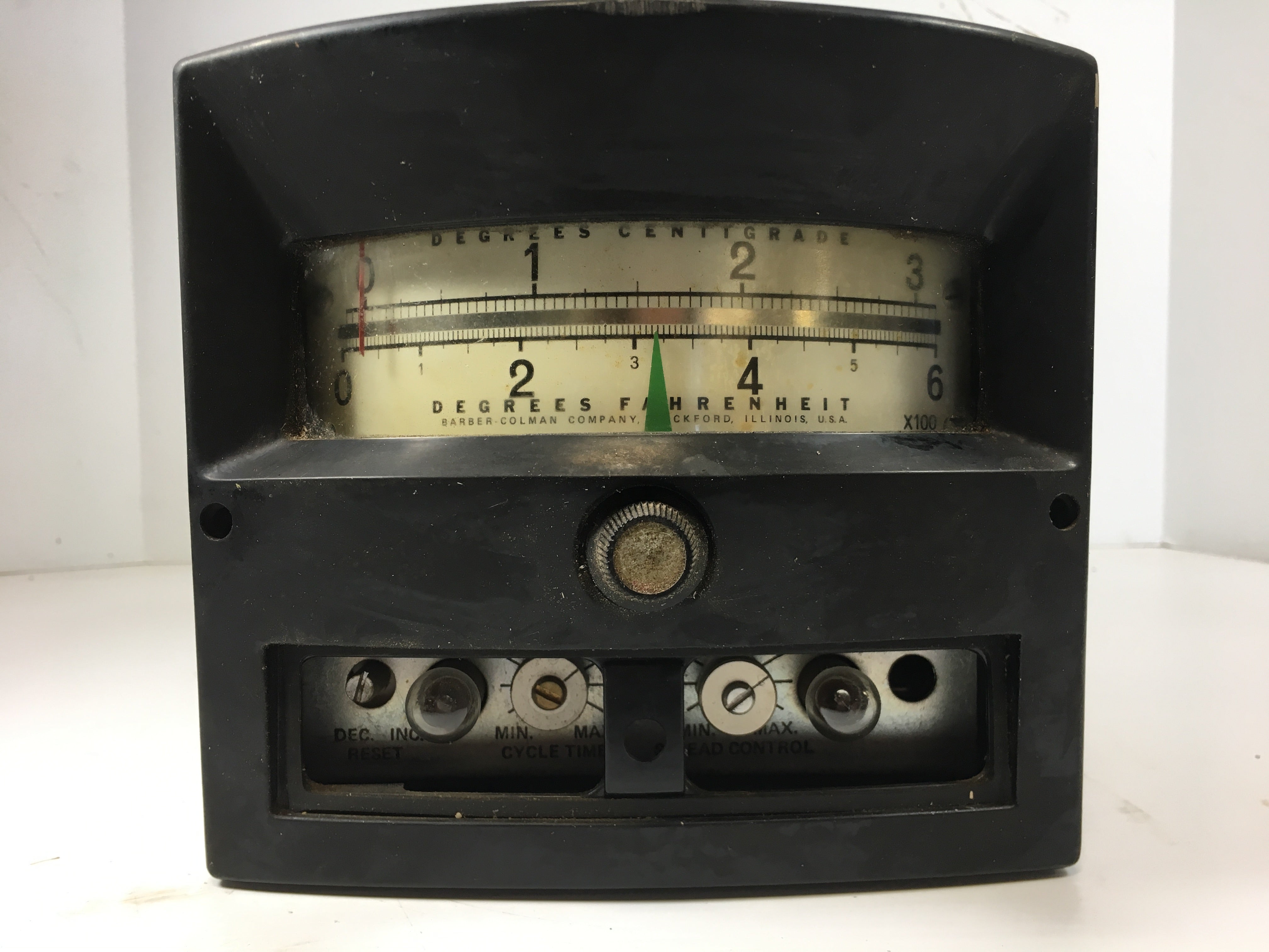 Barber-Colman Temperature Controller 272P 0-600 Fahrenheit
