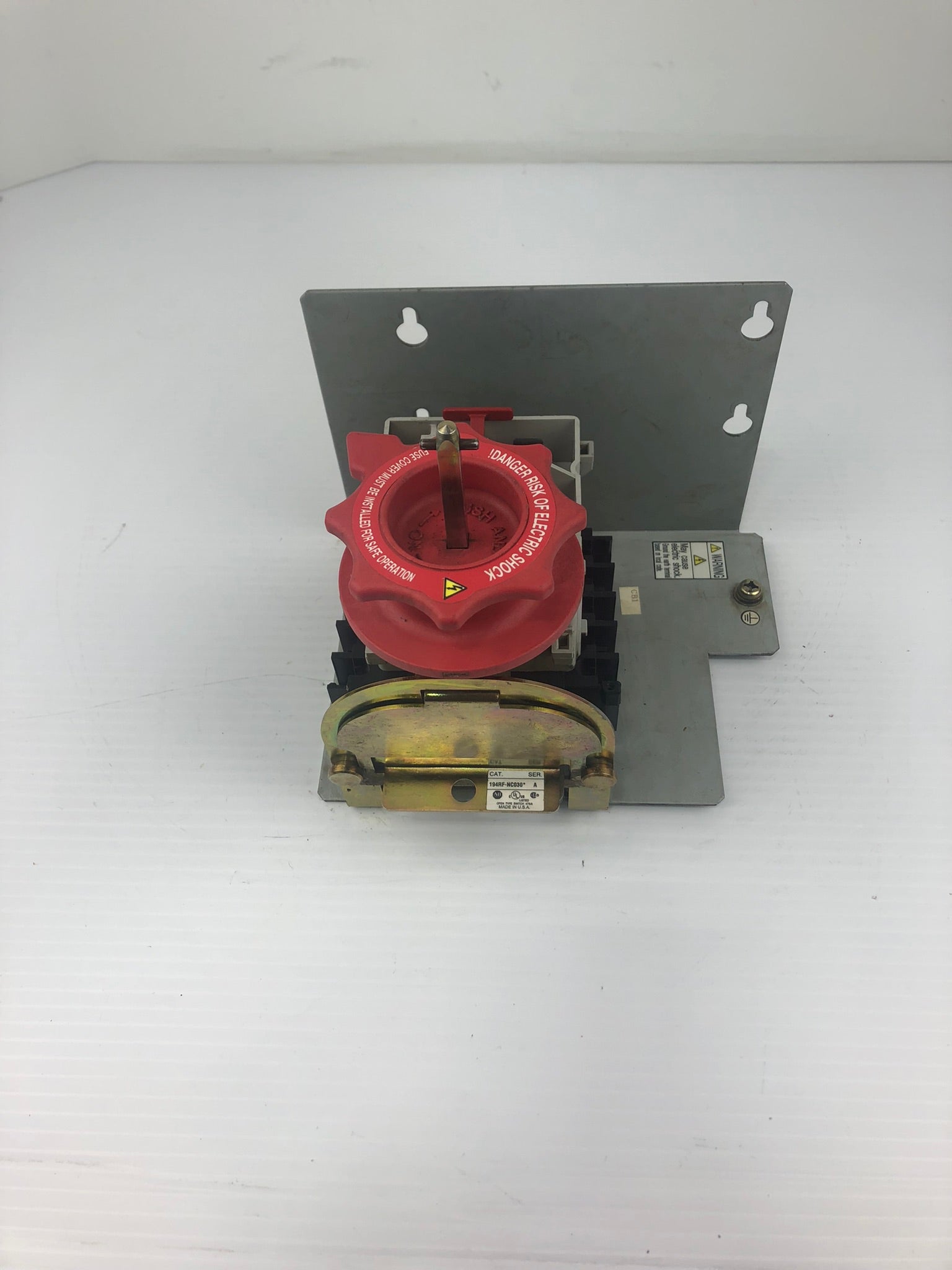 Allen-Bradley 194RF-NC030* Ser A Fused Disconnect Switch Mounted Broken Handle