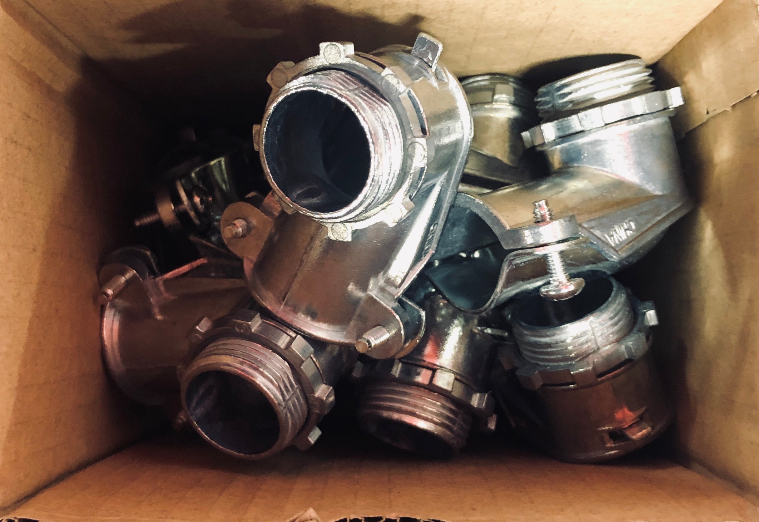 Arlington 852 90 Degree Angle Connector 3/4" - Box of 15