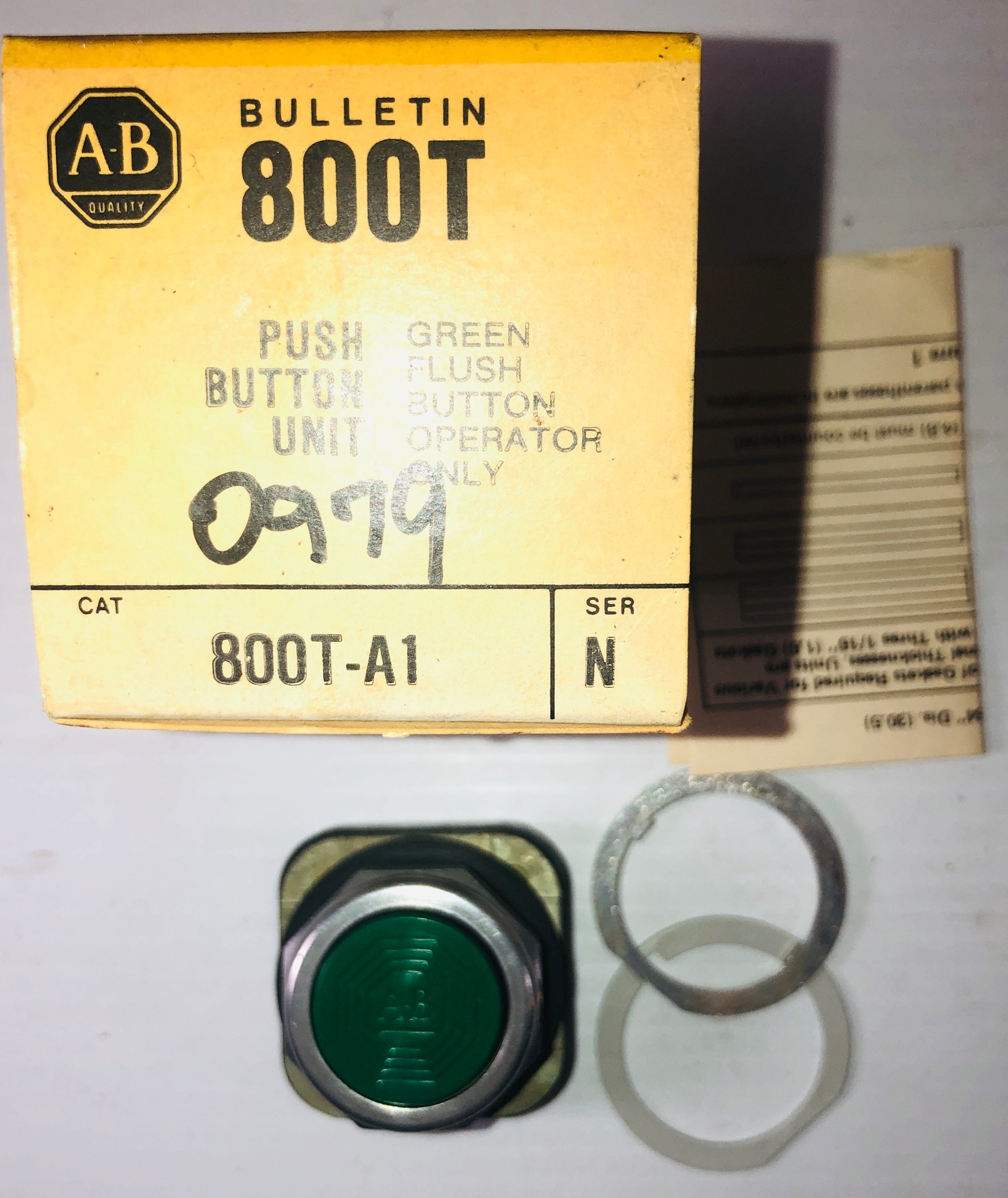 Allen-Bradley 800T-A1 Green Push Button