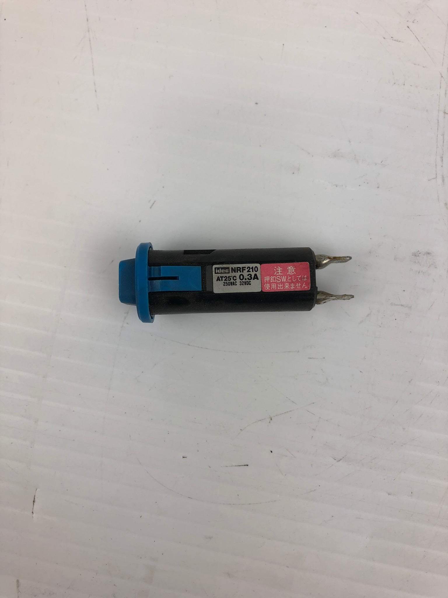 IDEC NRF210 Safety Circuit Breaker Protector-Switch 250VAC 32VDC