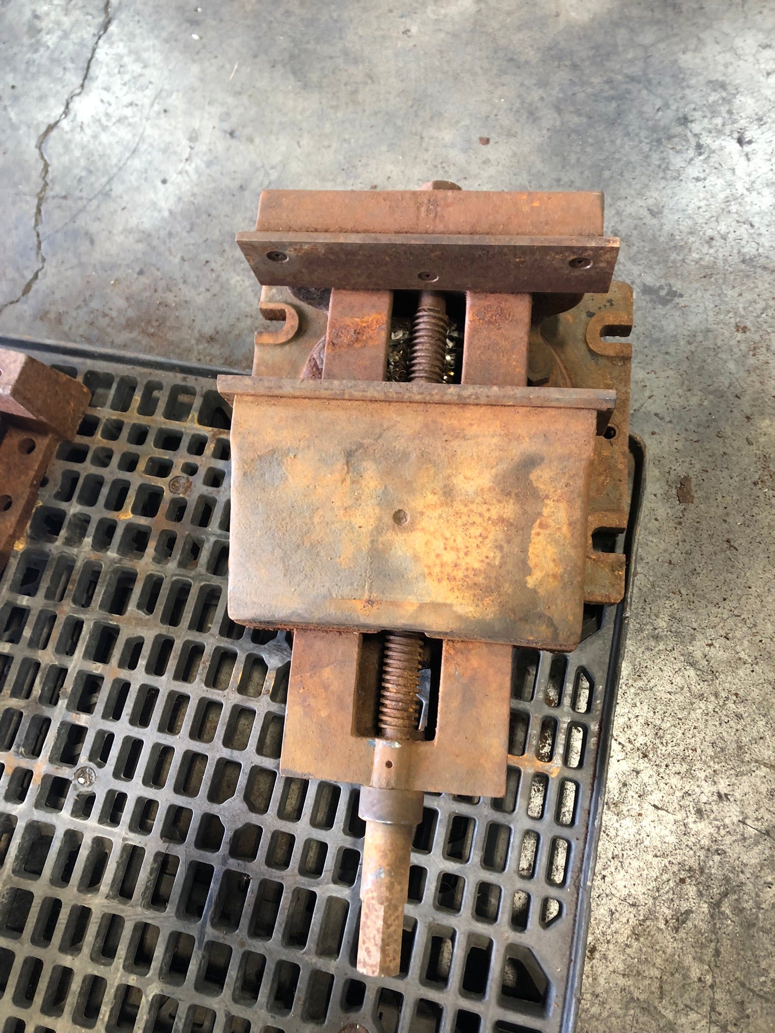 Industrial Vise Heavy Duty Rustic Decor 26" Long x 17" Wide x 10" High