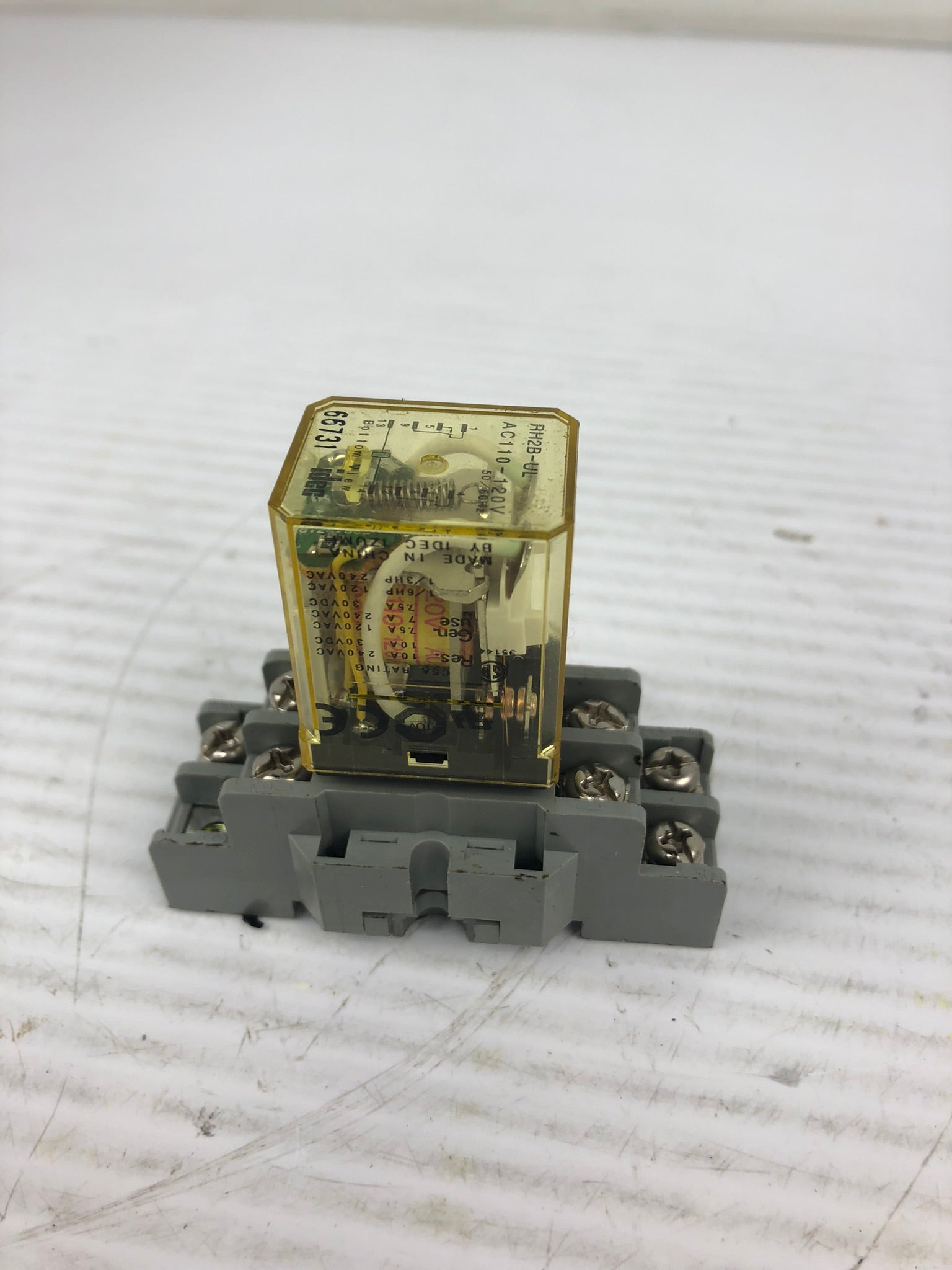 IDEC RH2B-ULC Relay DC24V with Base SH2B-05