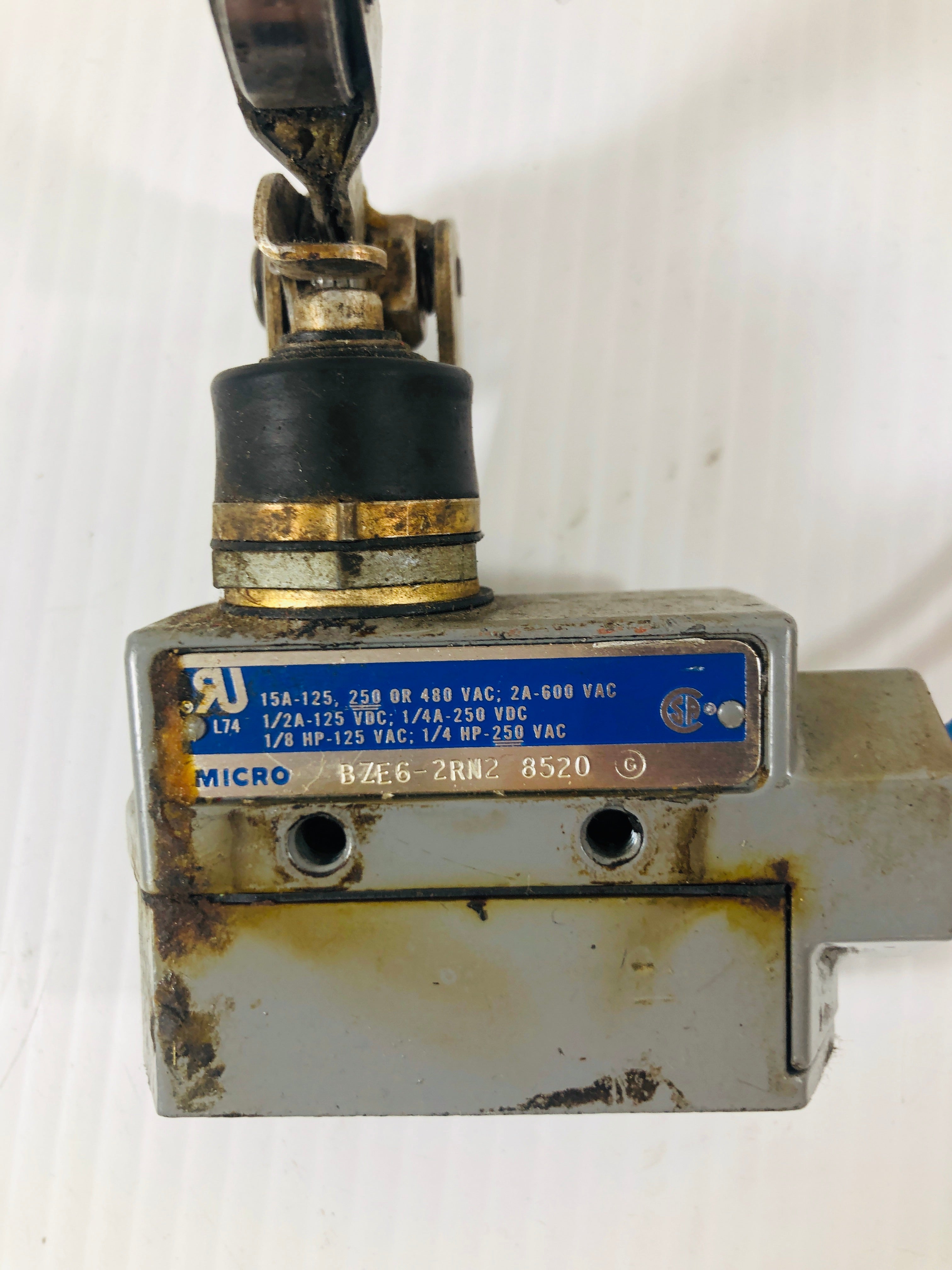 Honeywell BZE6-2RN-8520 Micro Switch