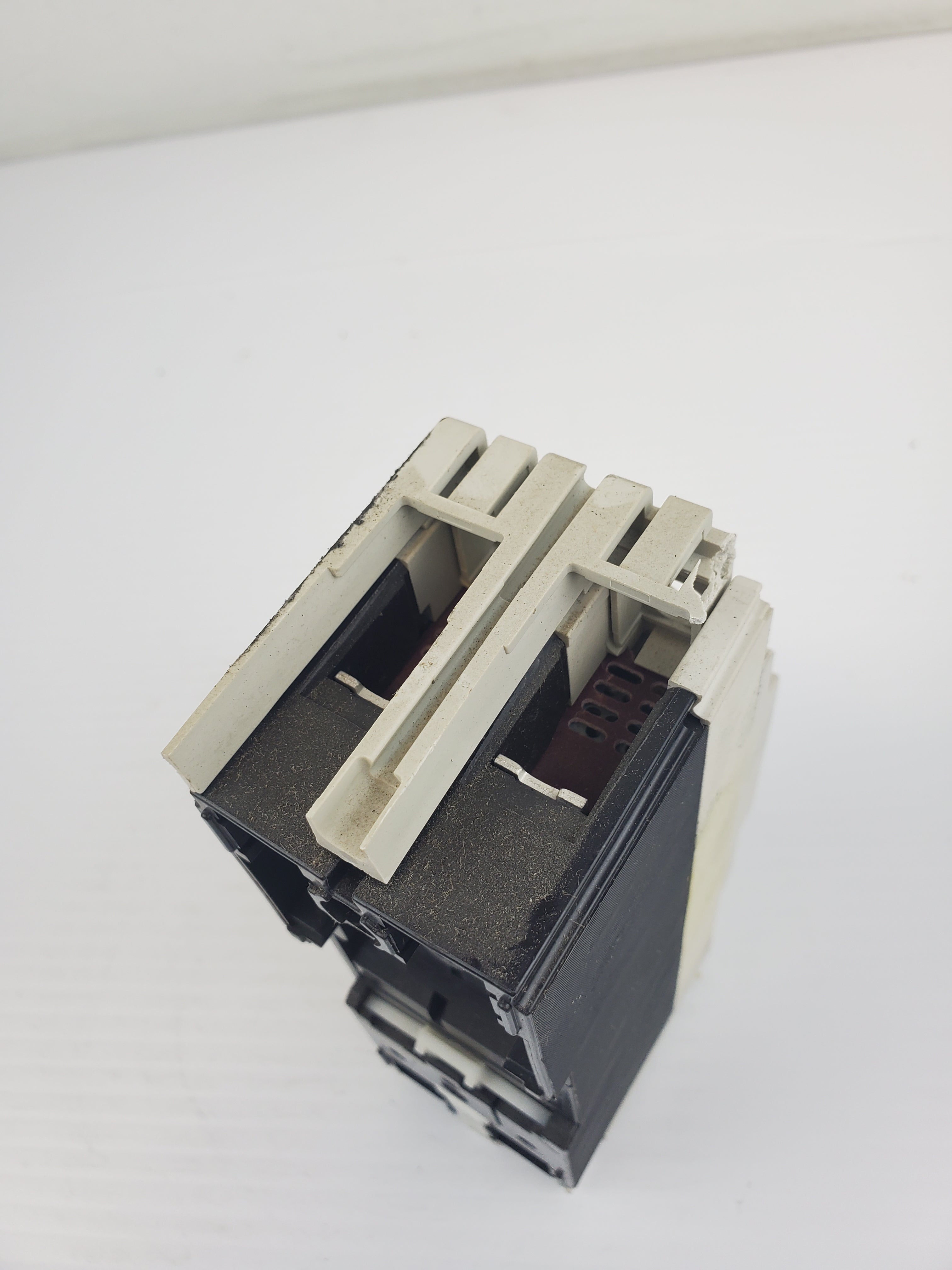 Mitsubishi NF50-SWU No-Fuse Breaker 20A POLE 2P 50/60Hz