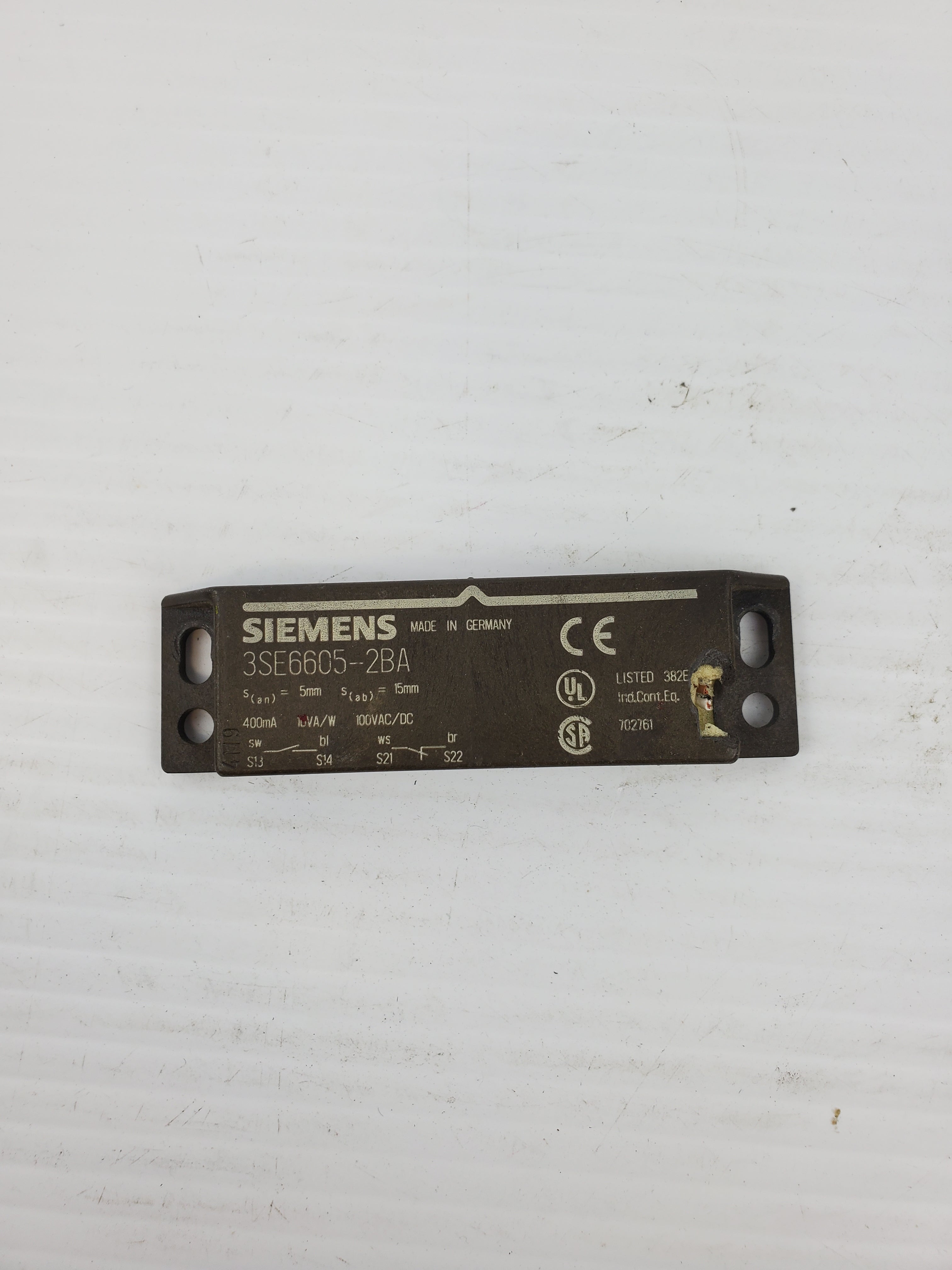 Siemens 3SE6605-2BA Safety Magnetic Switch Actuator 3SE66052BA