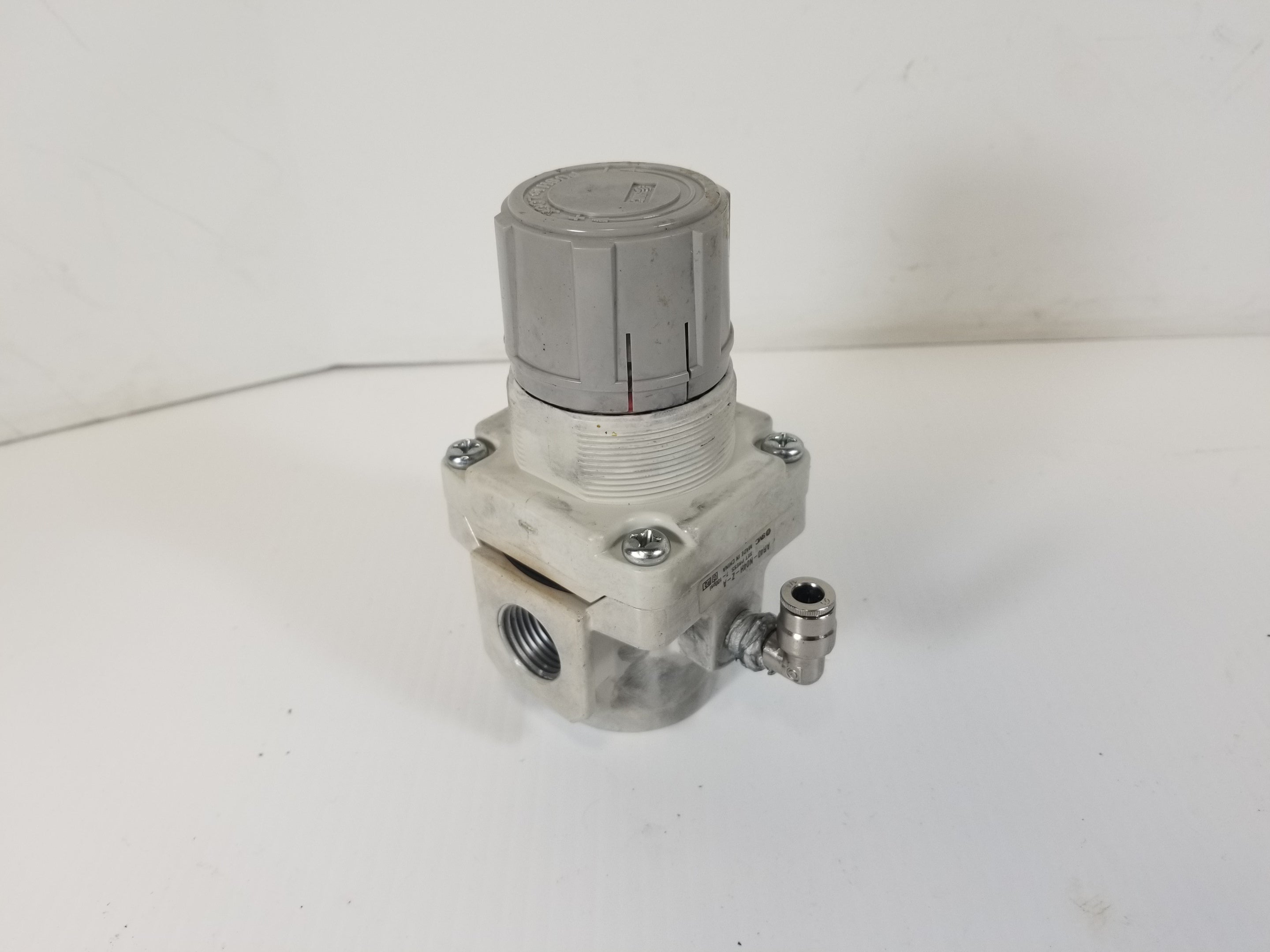 SMC AR40-N04H-Z-A Pneumatic Conditioner 100PSI