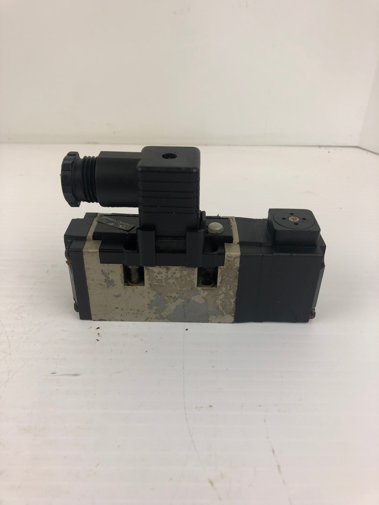 SMC VS7-6-FG-S-9N Solenoid Valve