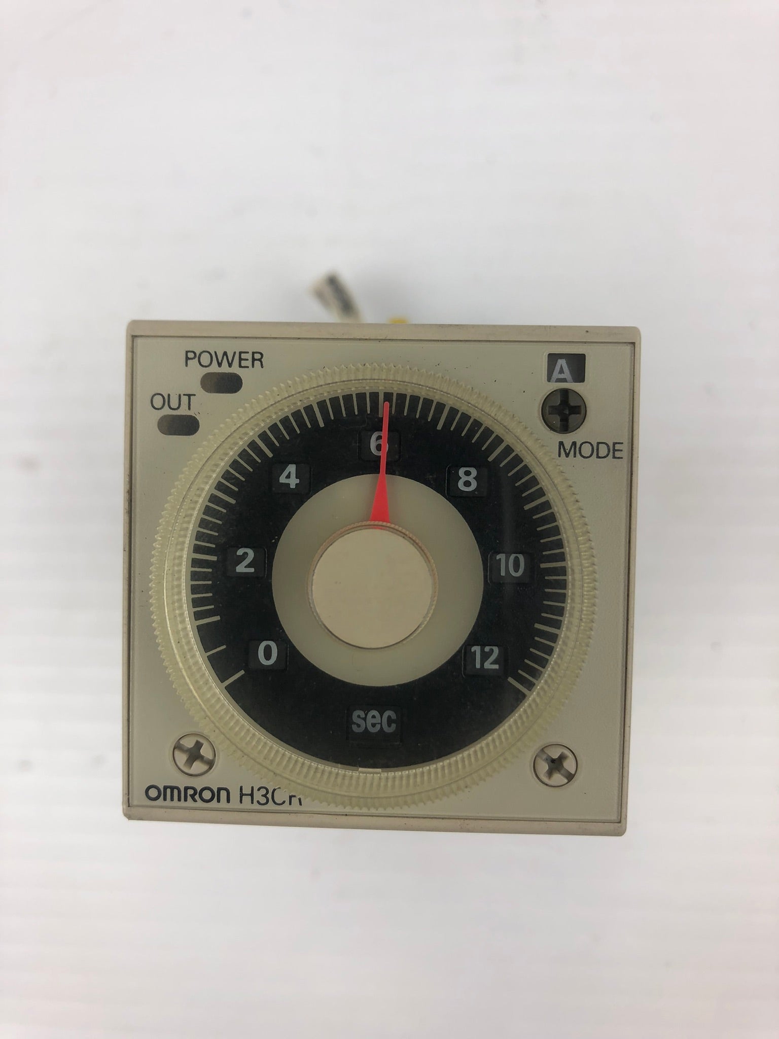 Omron H3CR-A8EL Timer Switch 0-12 SEC with Base 100-240VAC 50/60Hz