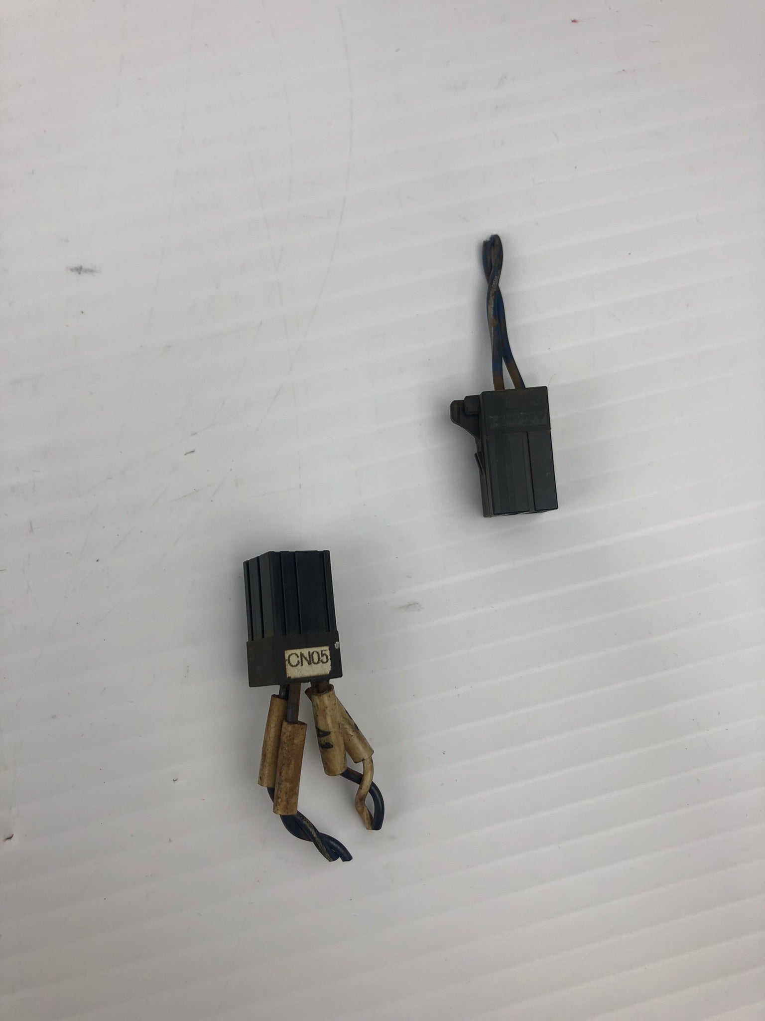 AMP D-2 Fanuc Power Cable Drive Plug Connector - Lot of 2