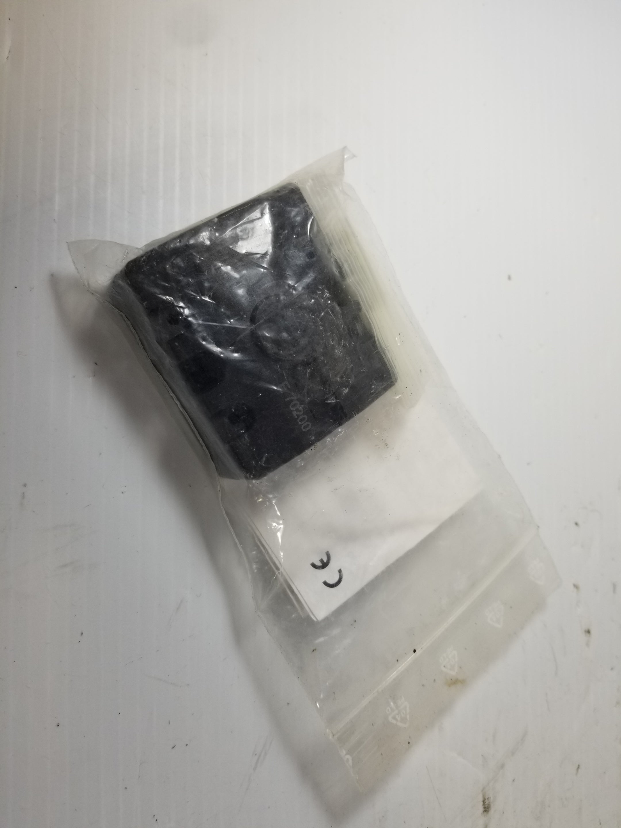 IFM E70200 Flat Cable Splitter M8309-01