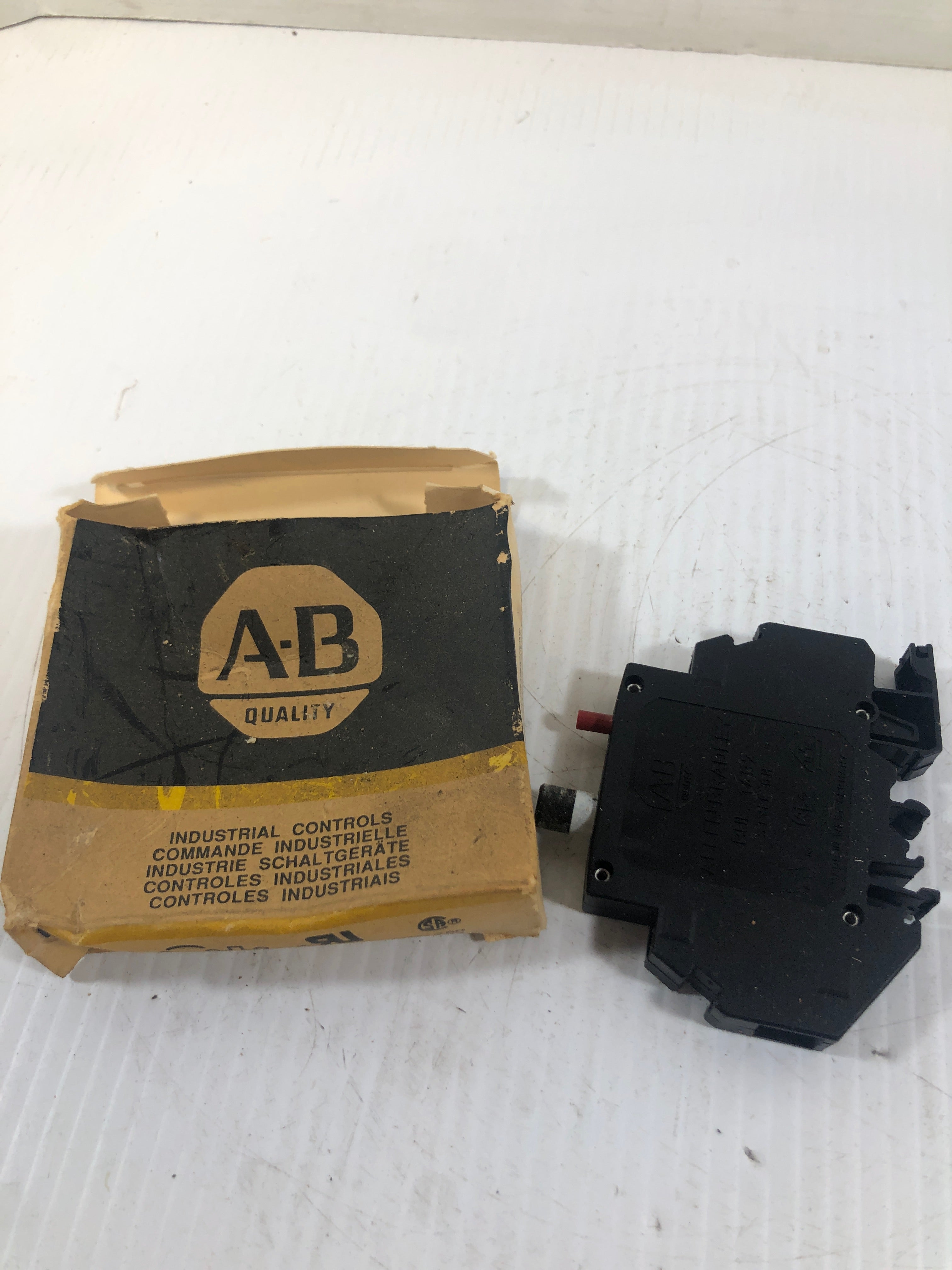 Allen-Bradley 1492-GHO25 Circuit Breaker Series B