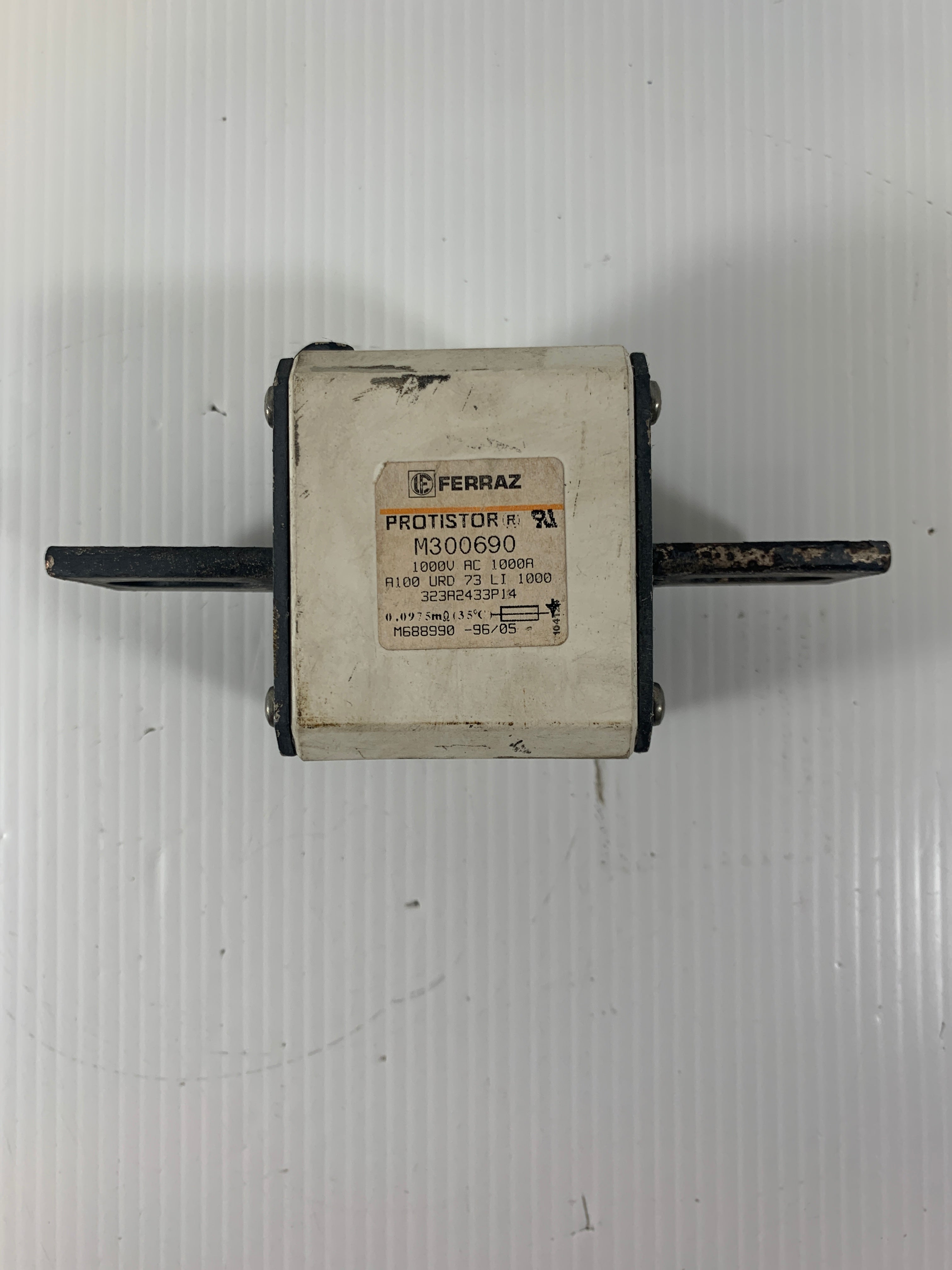 Ferraz Protistor M300690 1000V 1000A 323A2433P14 Fuse