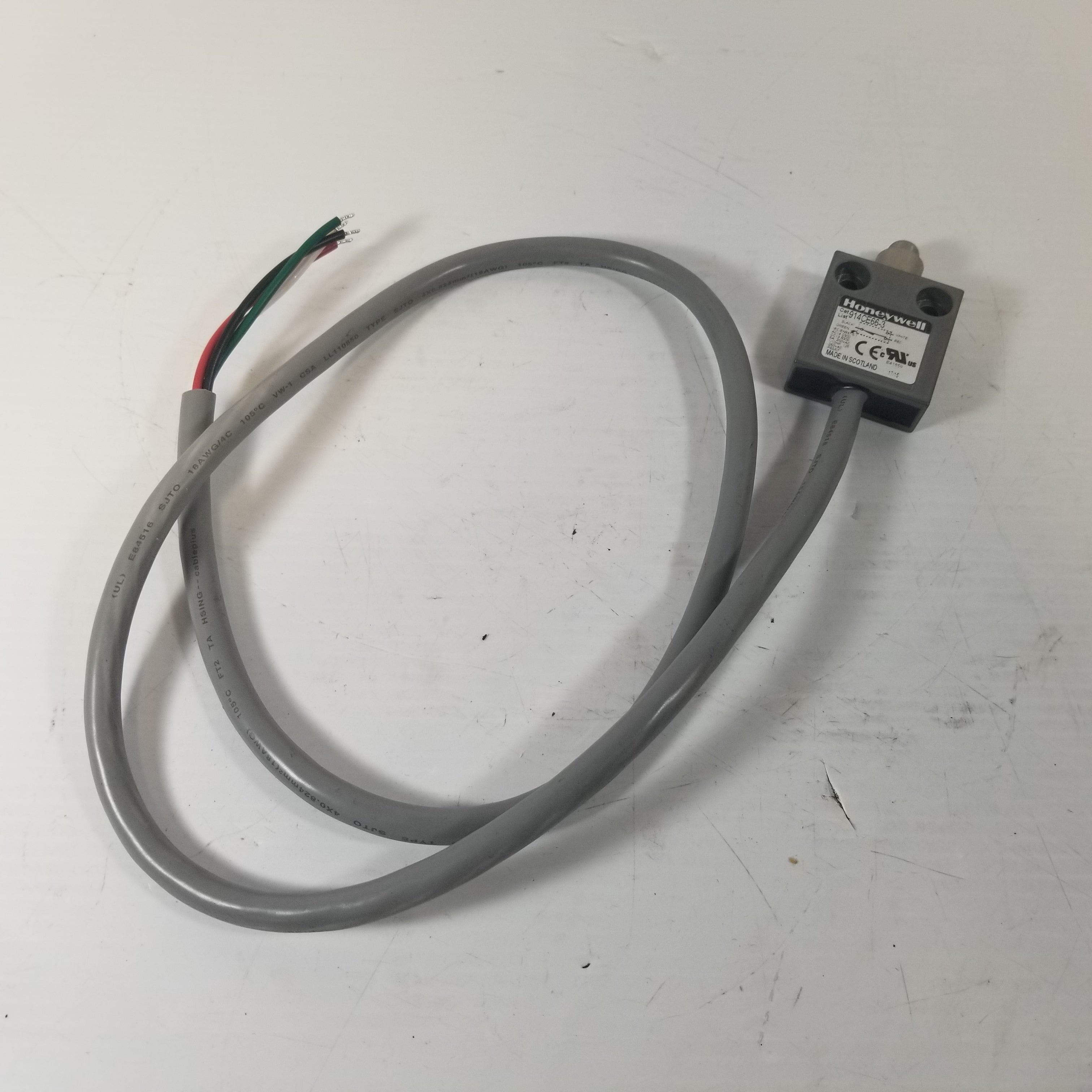 Honeywell 914CE66-3 Plunger Style Microswitch Switch