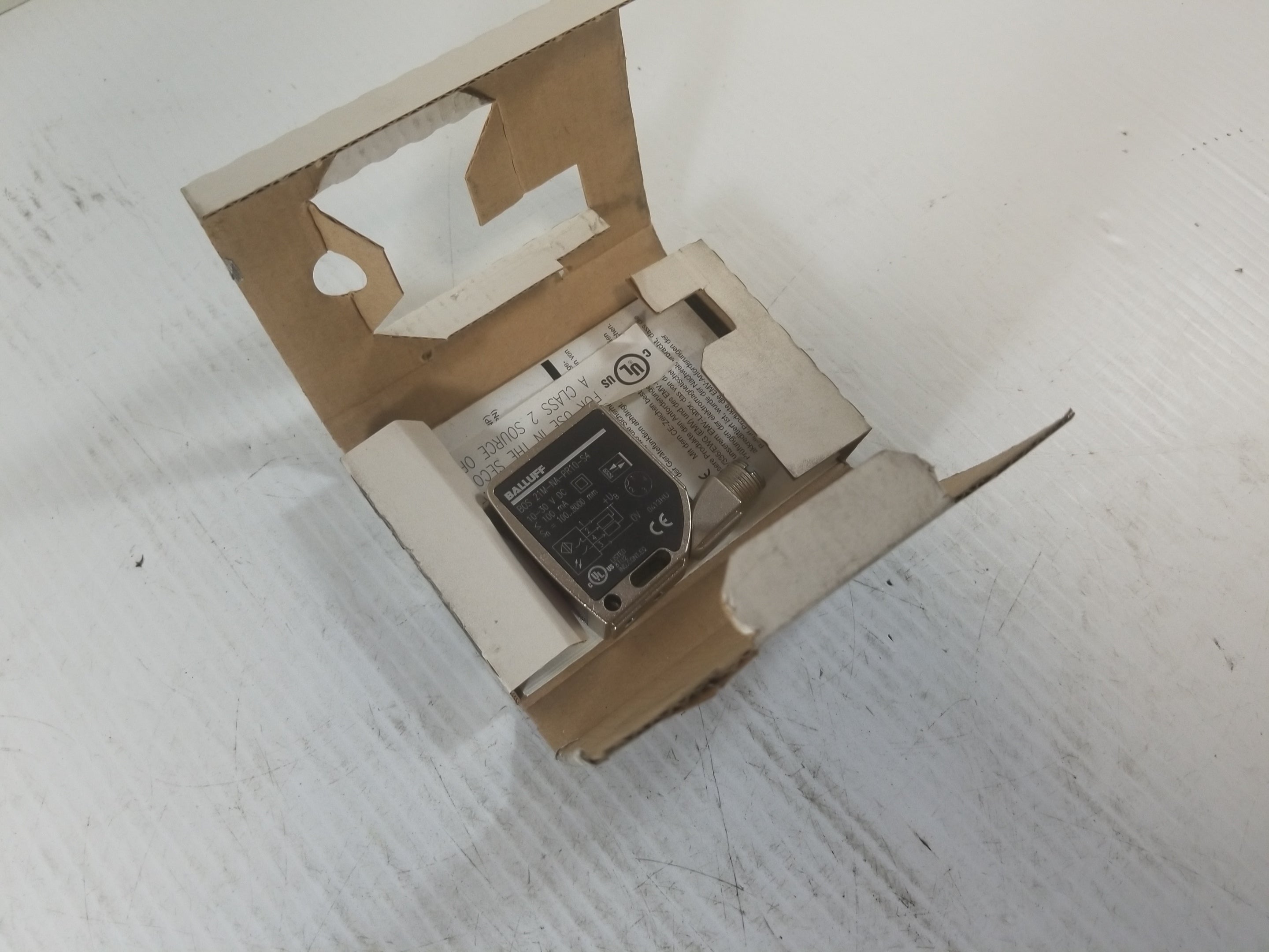 Balluff BOS 21M-NA-PR10-S4 Retroreflective Proximity Sensor