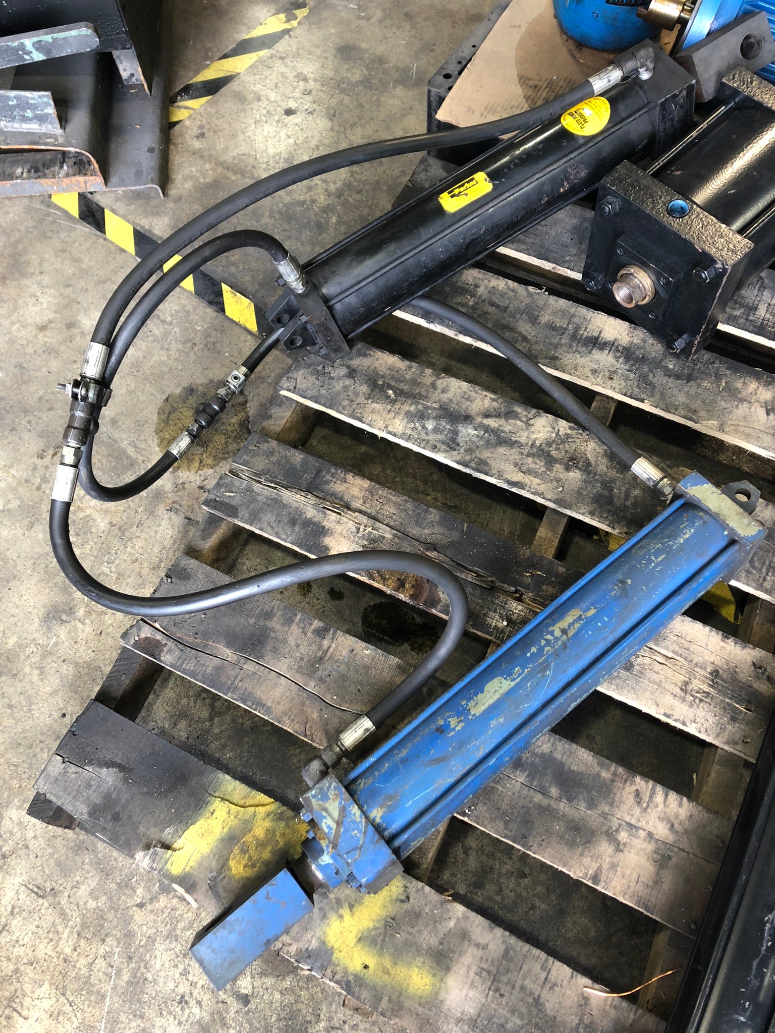 Parker Pneumatic Cylinder 31" Pin-to-Pin Length (Lot of 2)