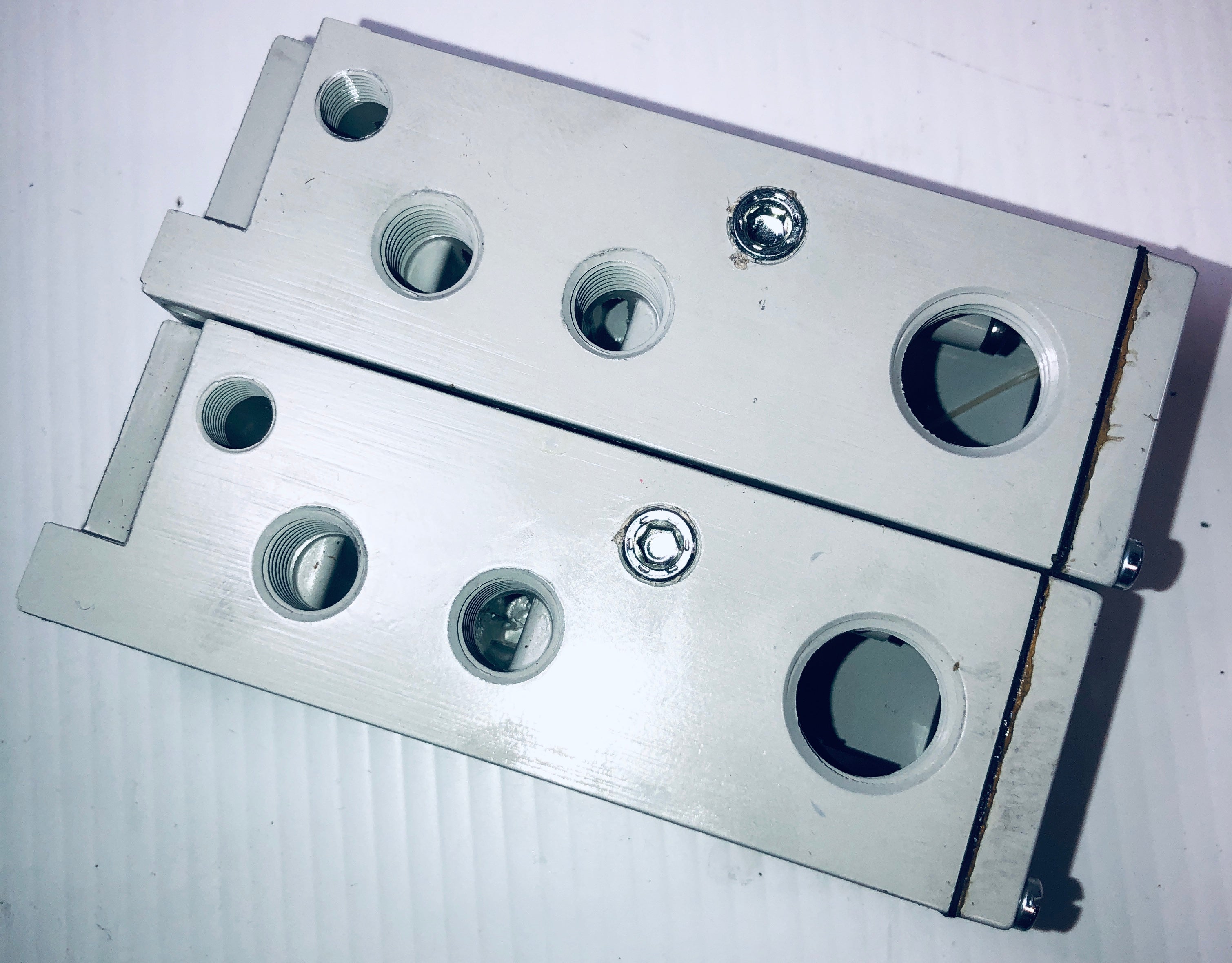 Numatics Solenoid Valve Manifold Base 513 XE 2 4 X