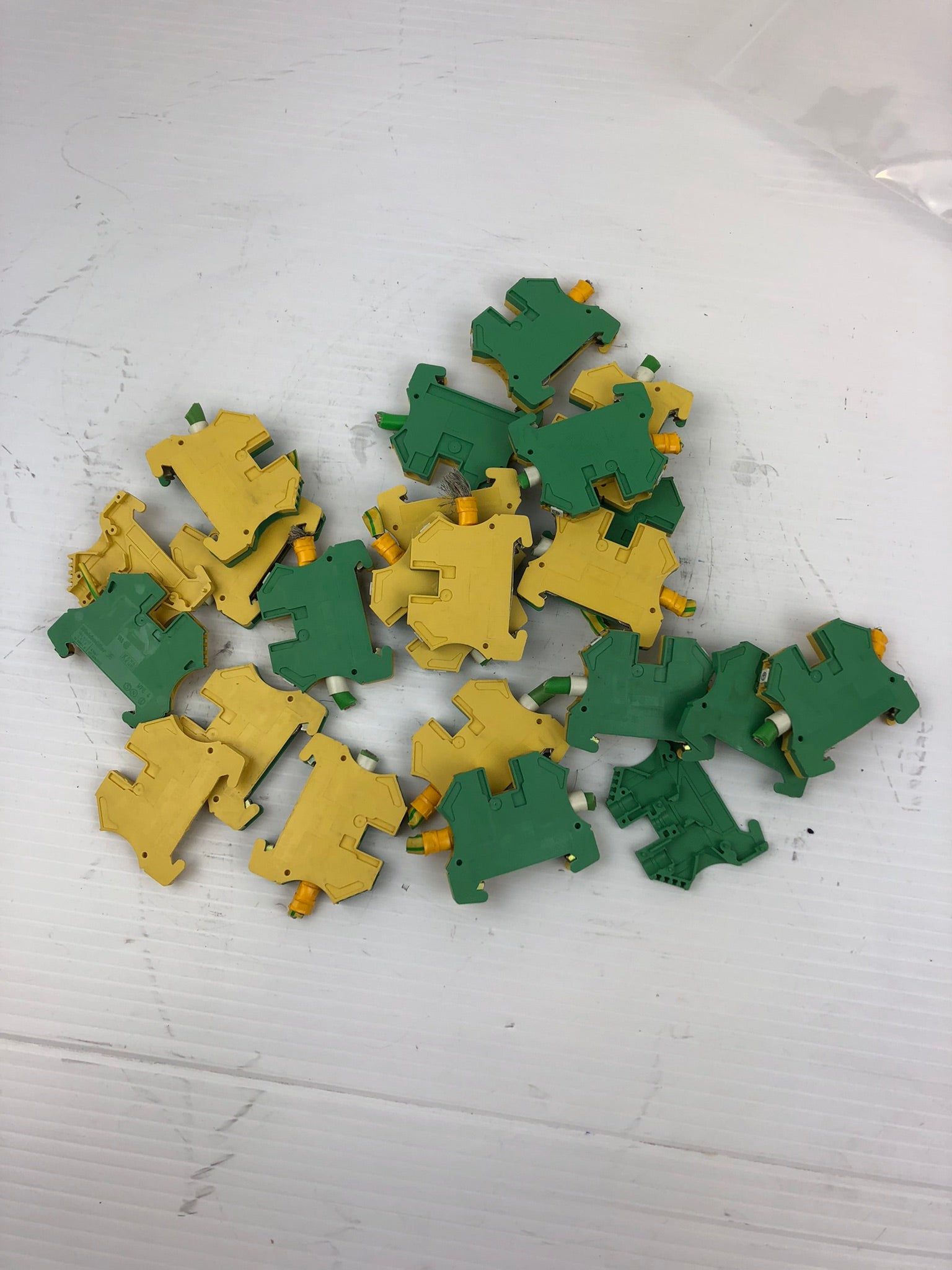 Weidmuller WPE 6 Terminal Blocks (lot of 19)