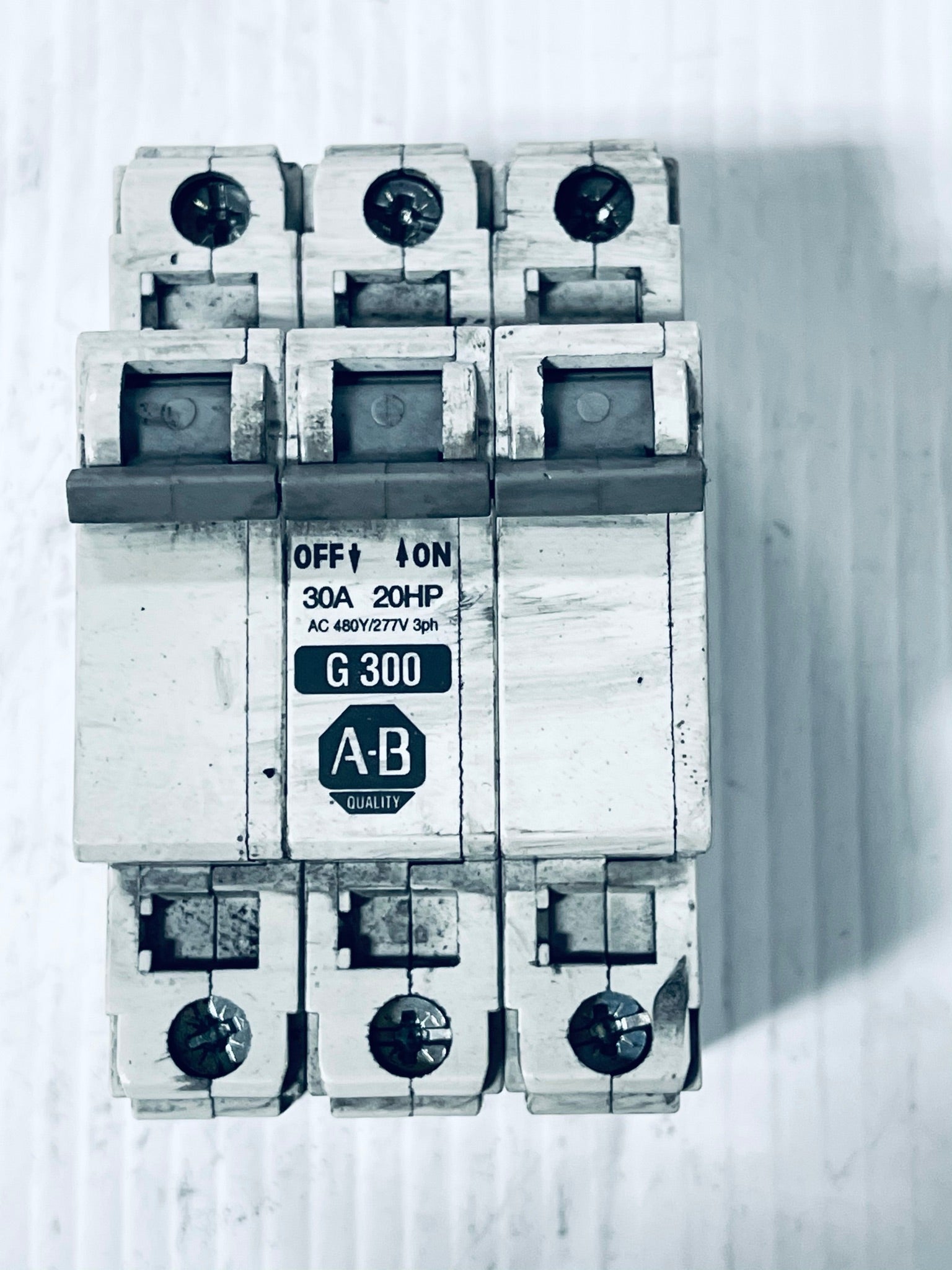 Allen-Bradley 1492-CB3 G300 3-Pole 30A Circuit Breaker