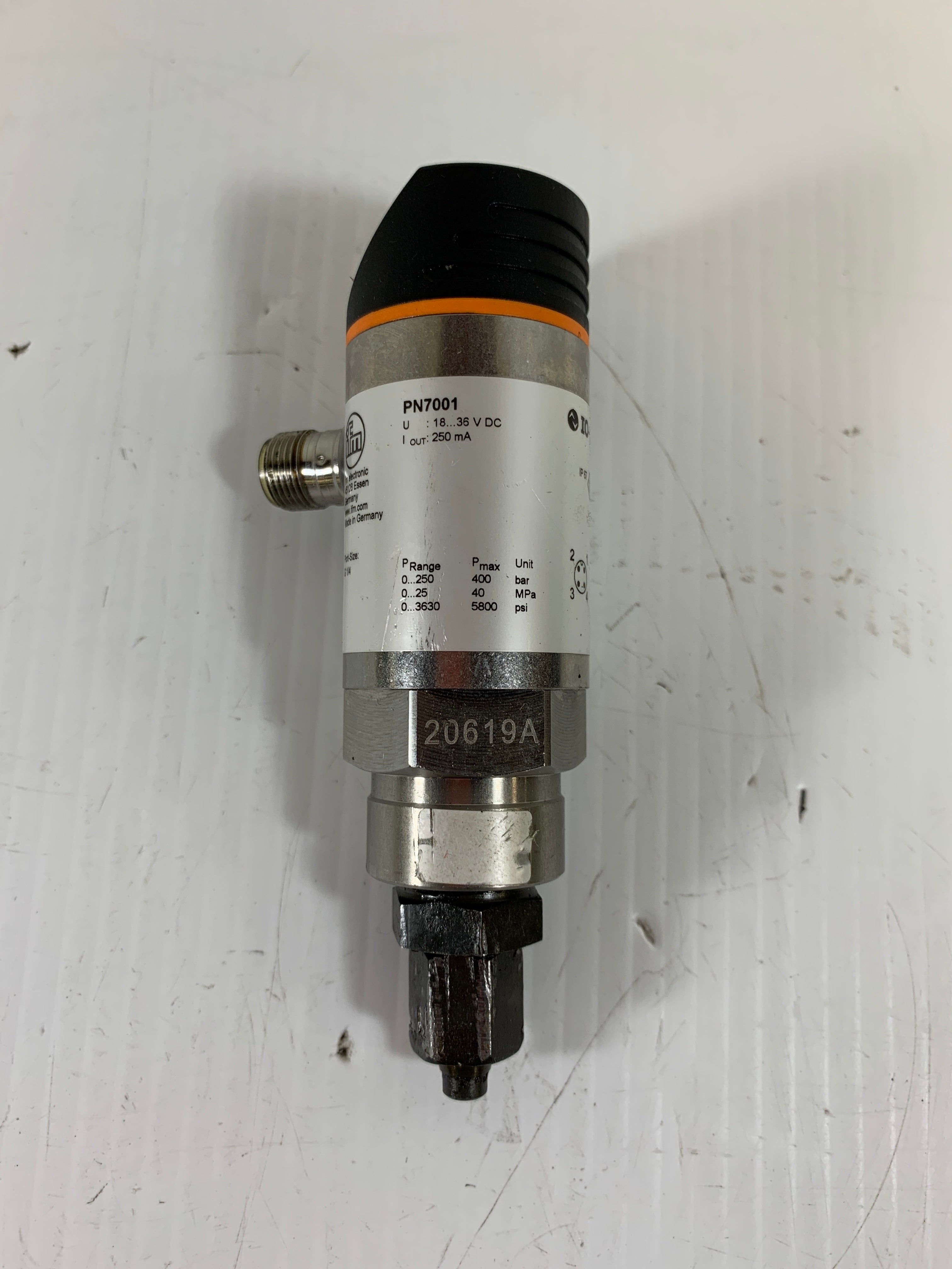 IFM Electronic Pressure Sensor PN7001 5800 PSI