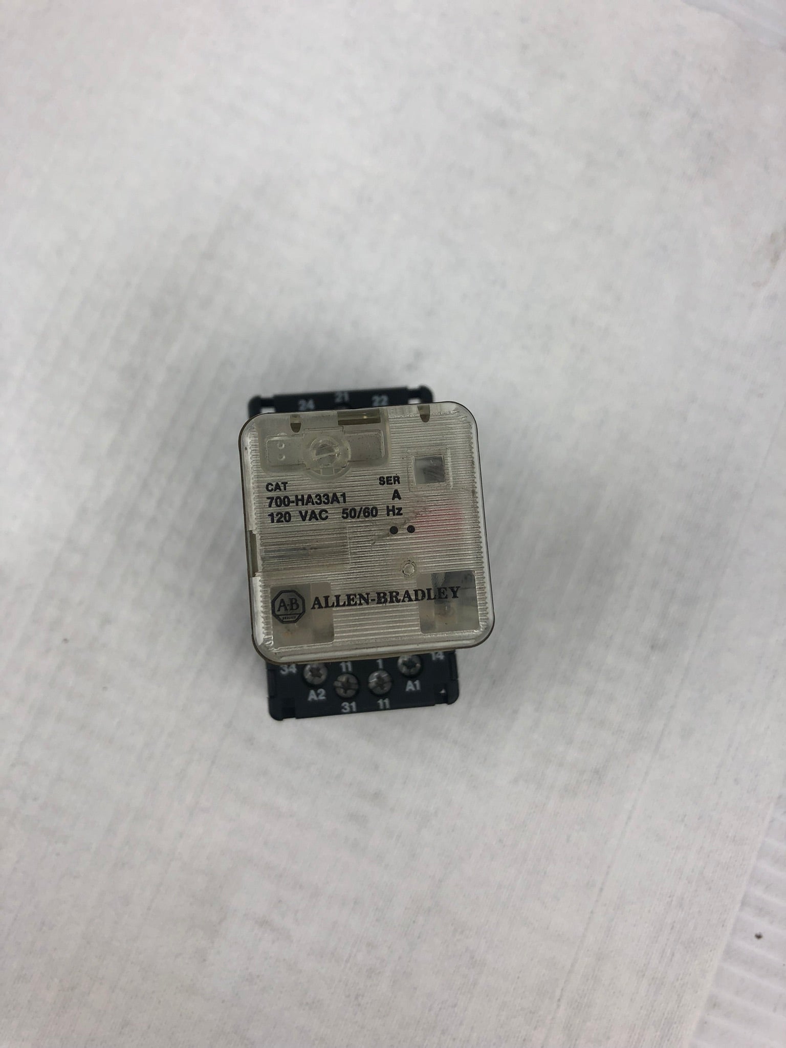 Allen Bradley 700-HA33A1 Relay Series A with 700-HN 101 Base Series B