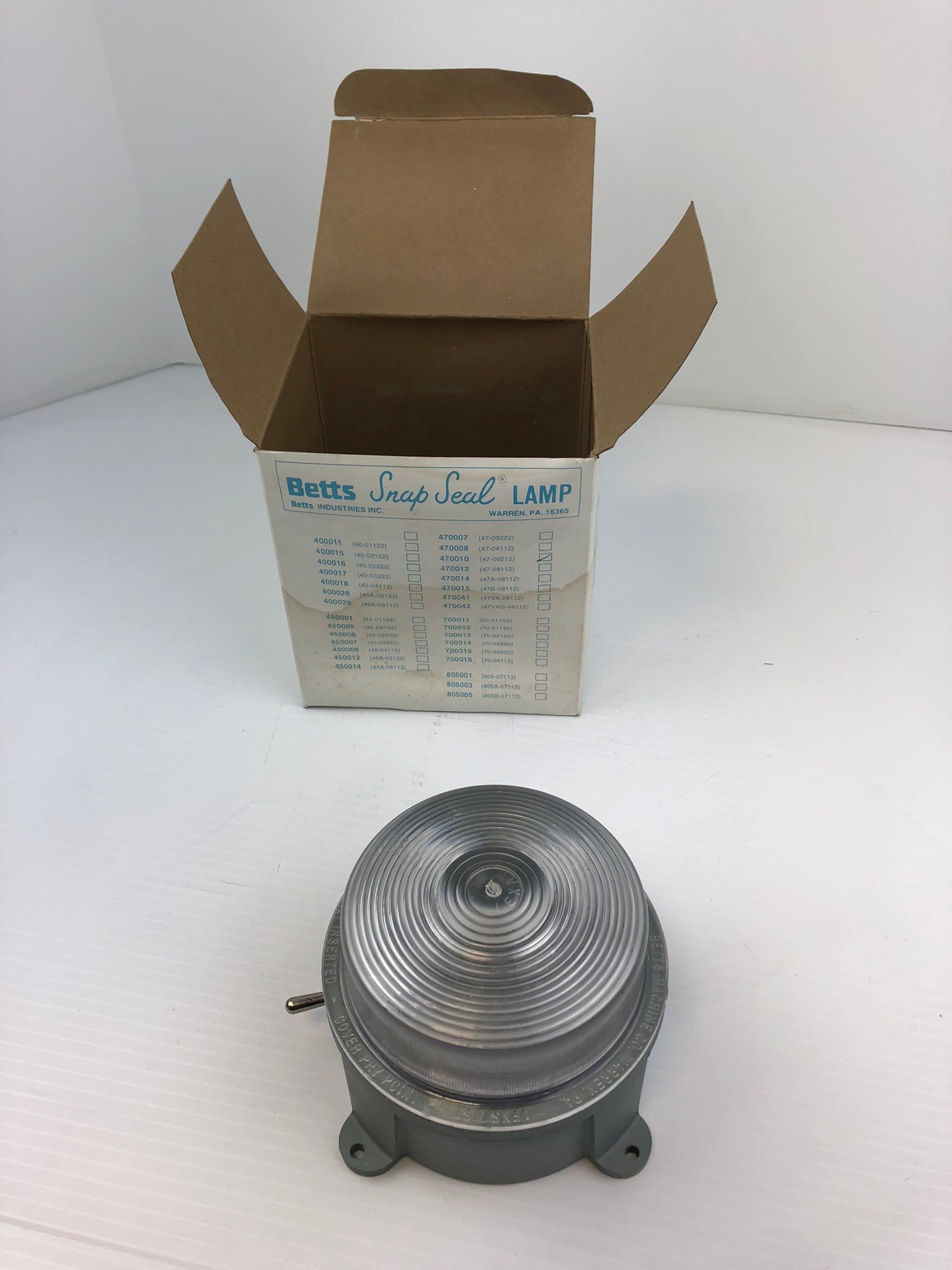 Betts 470010 Snap Seal Lamp 47-06212 Clear Gray