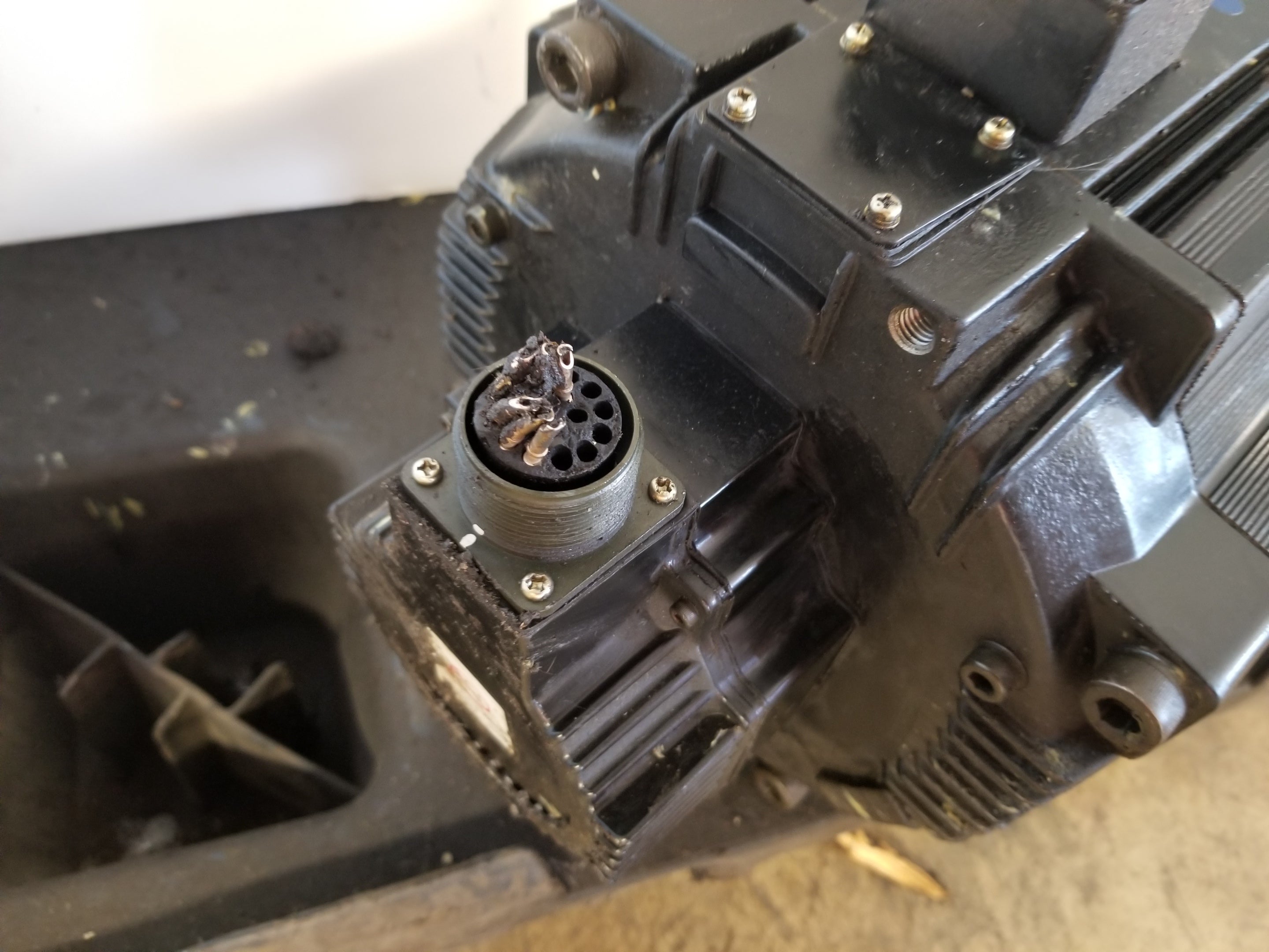 Yaskawa SGMD-40AWA-YR13 200V 22.8A AC Servo Drive