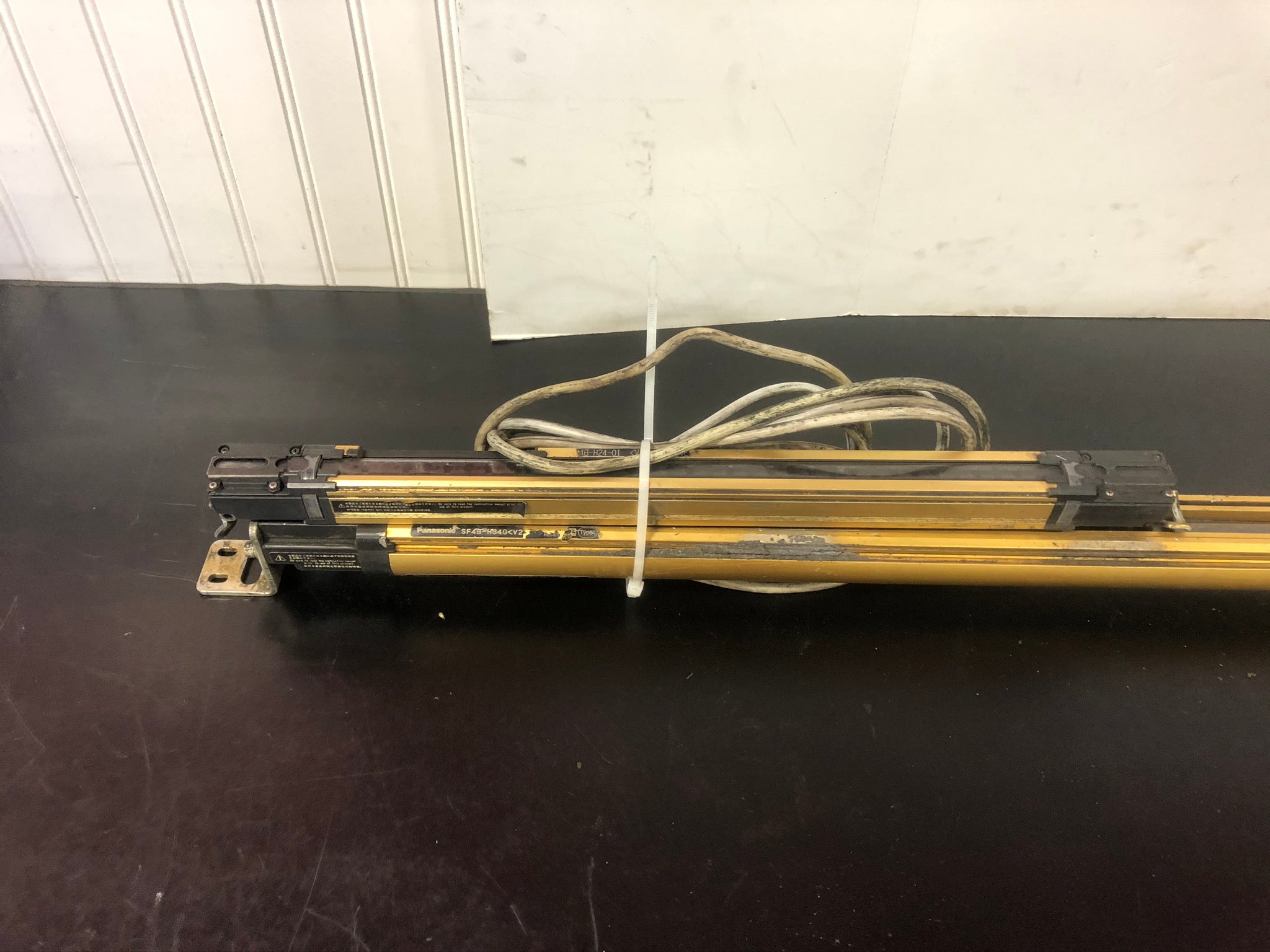 Panasonic SF4B-H64G D (V2) Safety Light Curtain Receiver SF4B-H24-01 (V2)