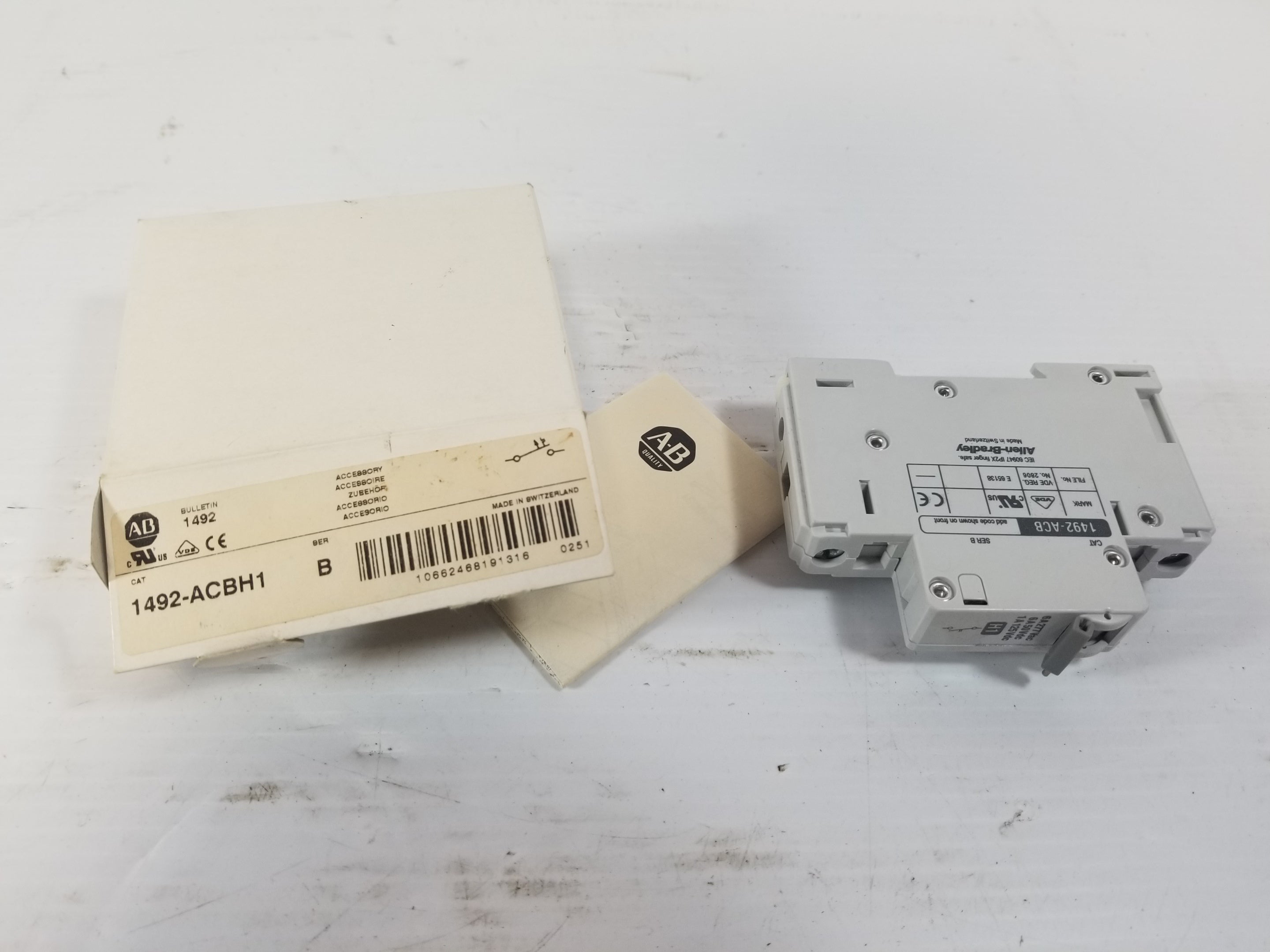 Allen-Bradley 1492-ACBH1 Circuit Breaker Auxiliary Contact 6A
