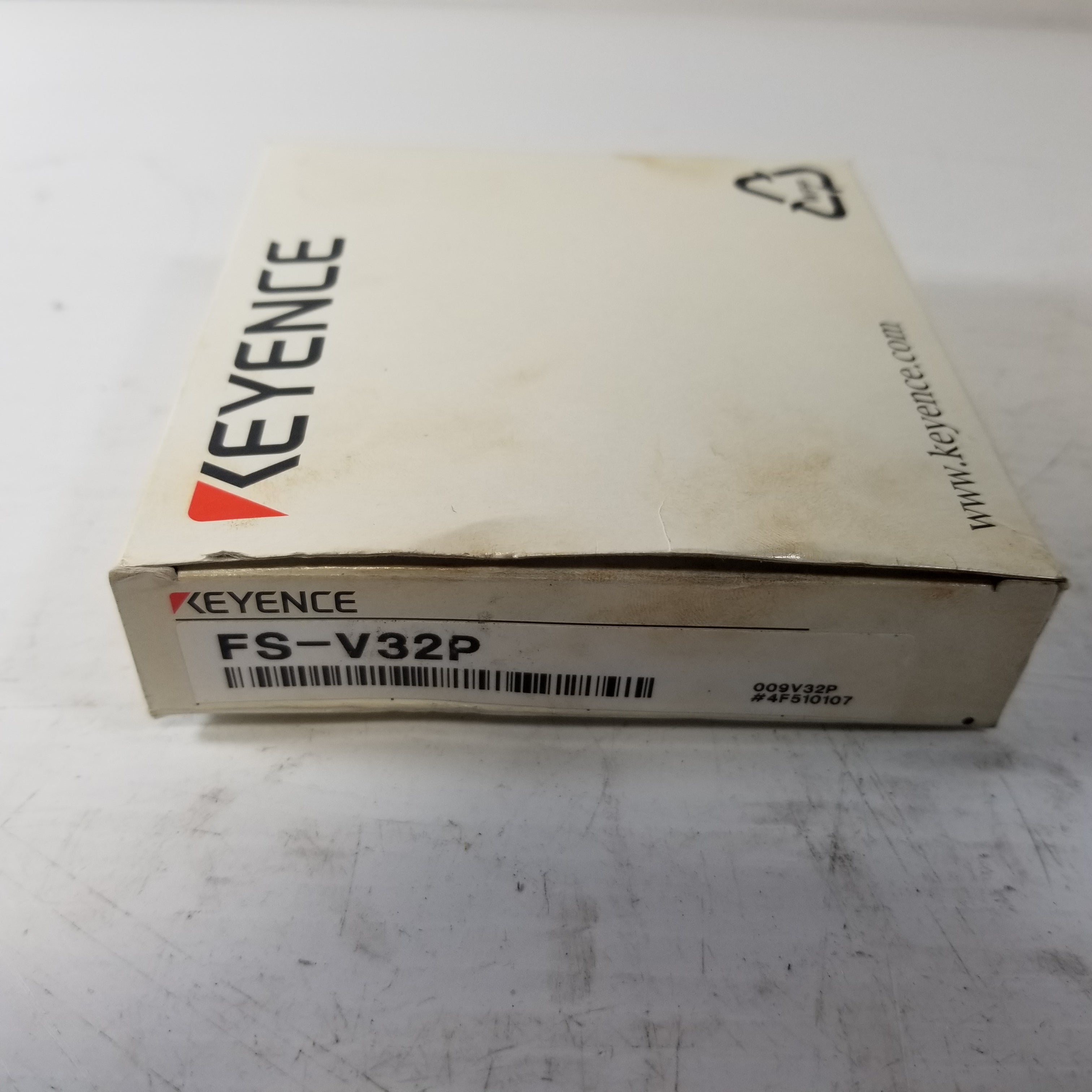 Keyence FS-V32P Photoelectric Amplifier Fiber Optic Sensor