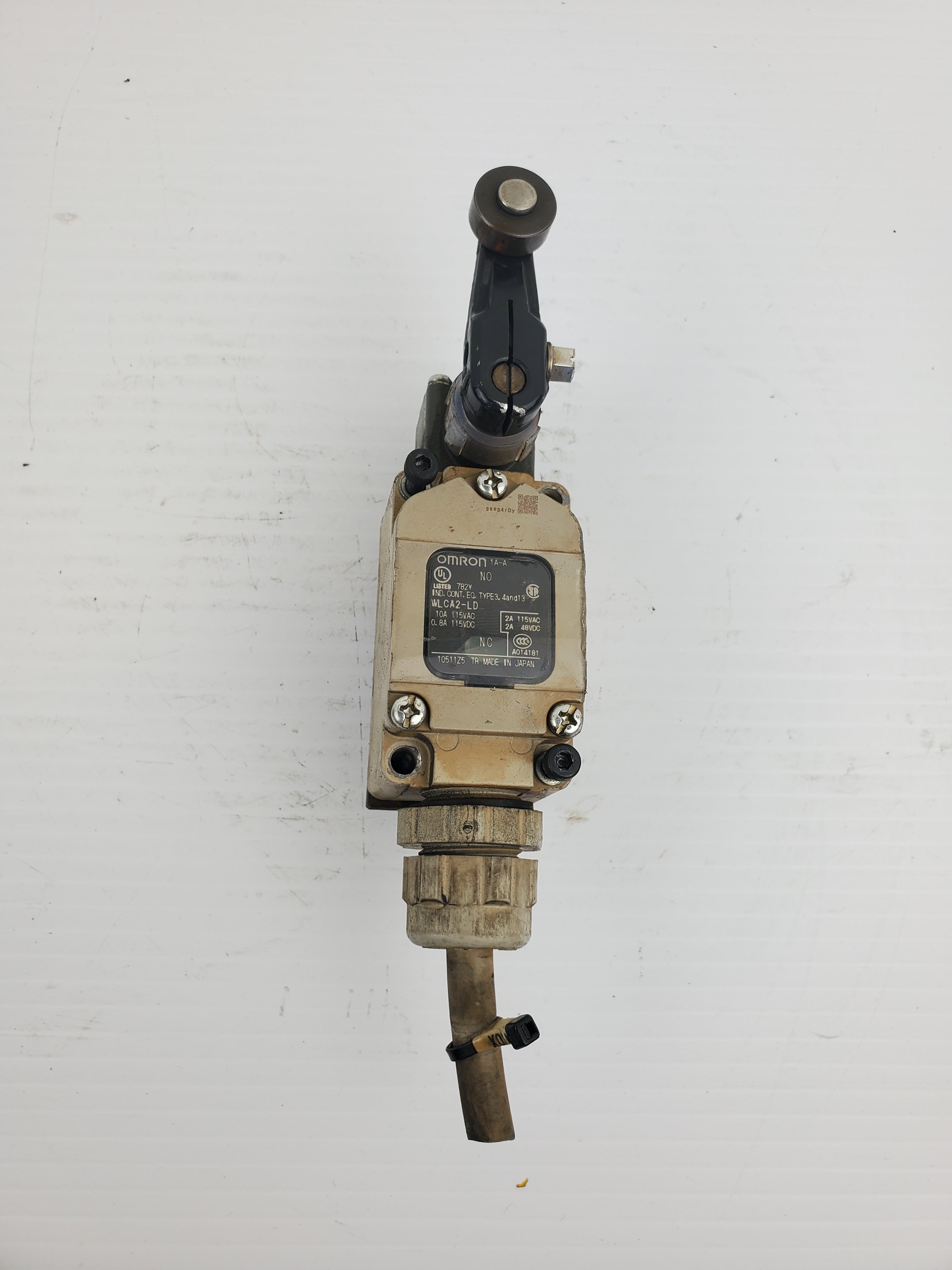 Omron WLCA2-LD Limit Switch 10A 115VAC 0.8A 115VDC