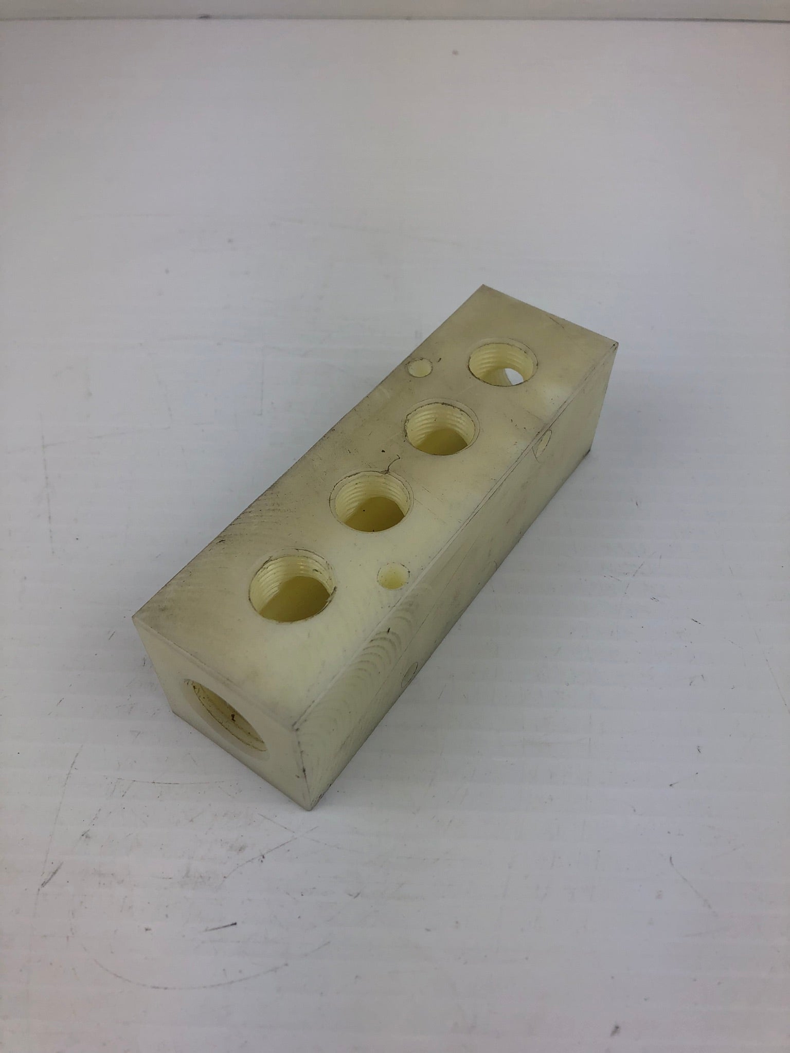 MSC 78009628 Nylon Manifold Outlet 1/2"x3/8" 4 Outlets