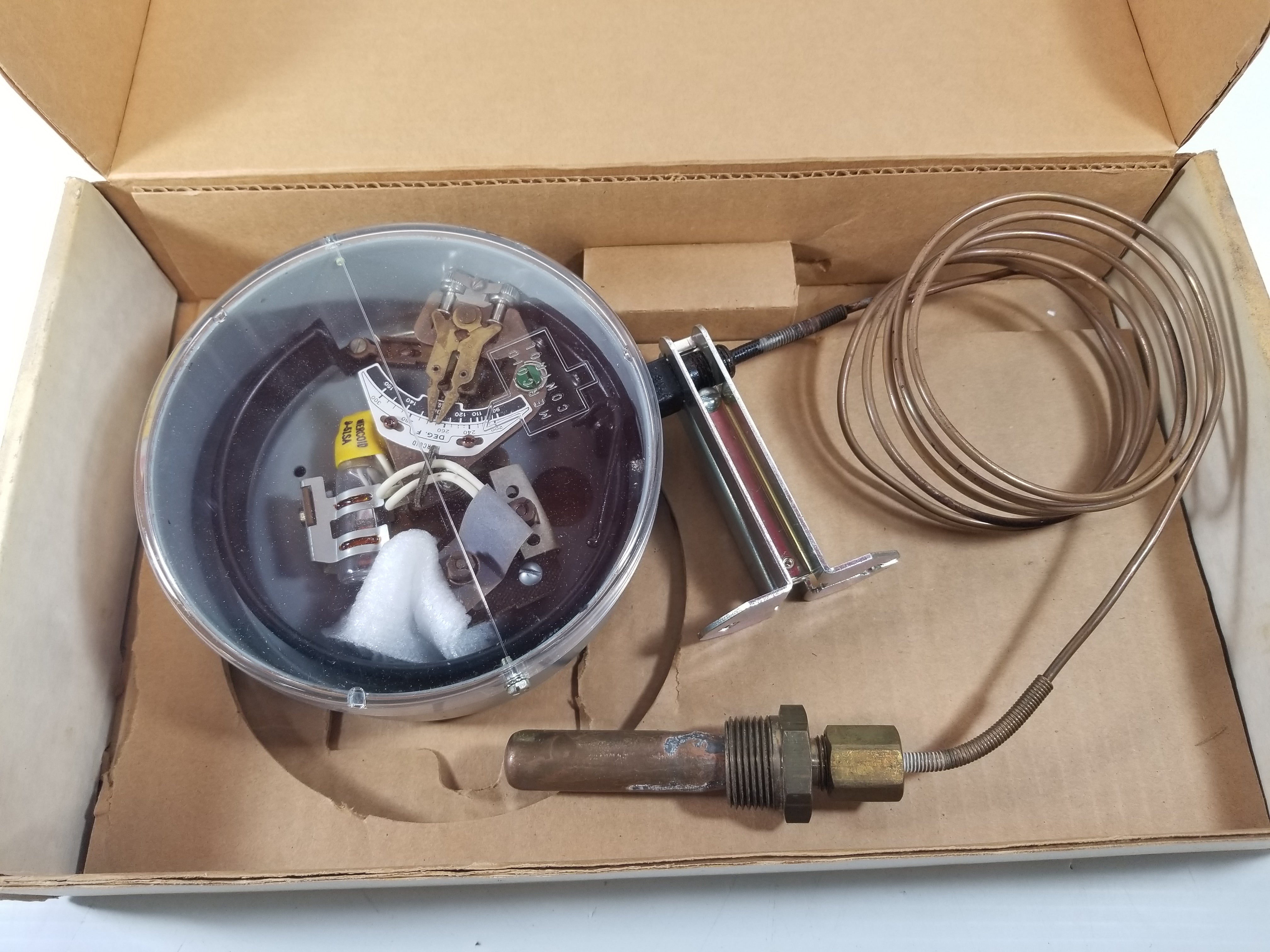 Mercoid Control DA35-2-7A Bourdon Tube Temperature Control