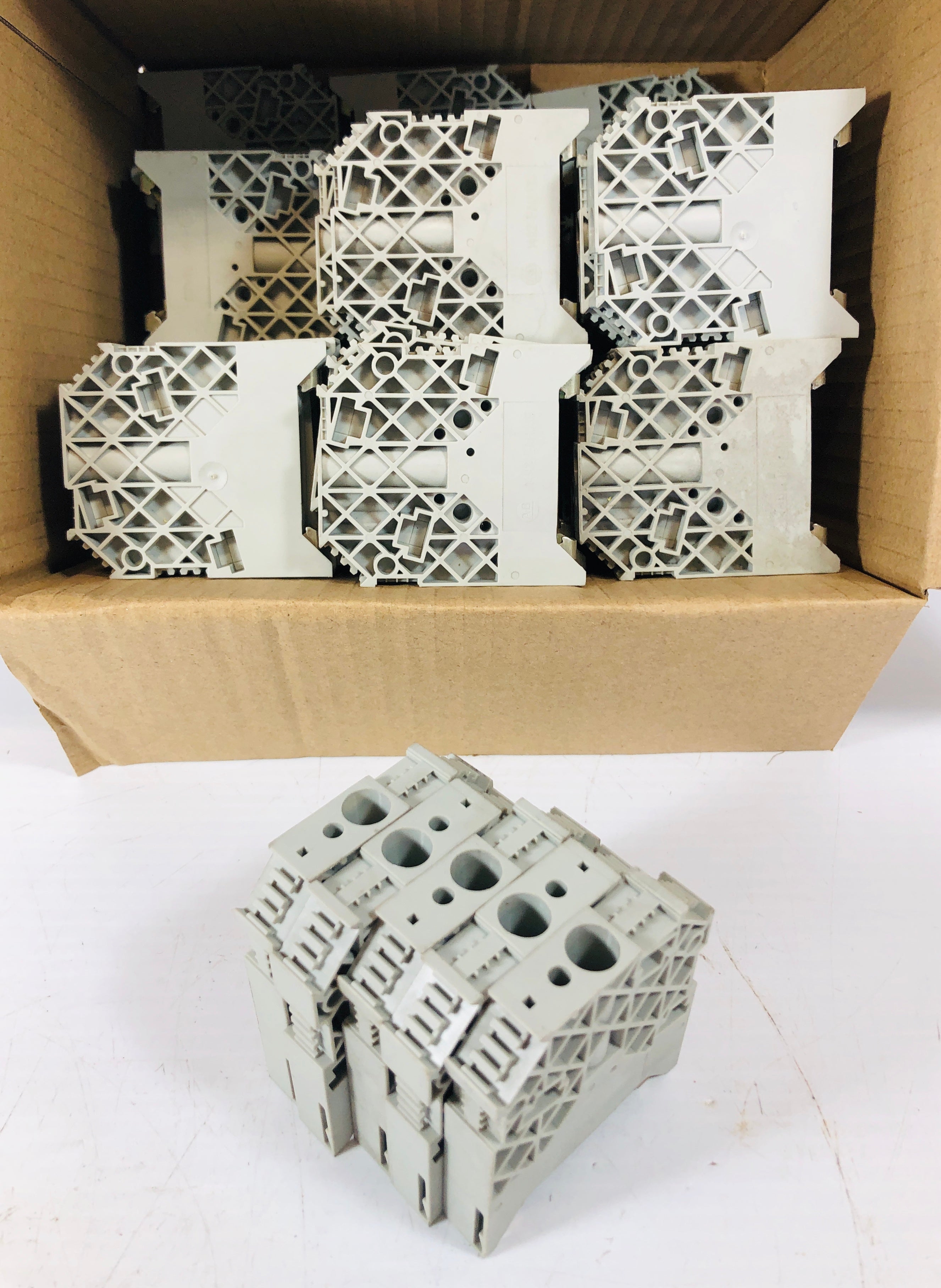 Allen-Bradley 1492-EAHJ35 End Anchor Block - Lot of 50