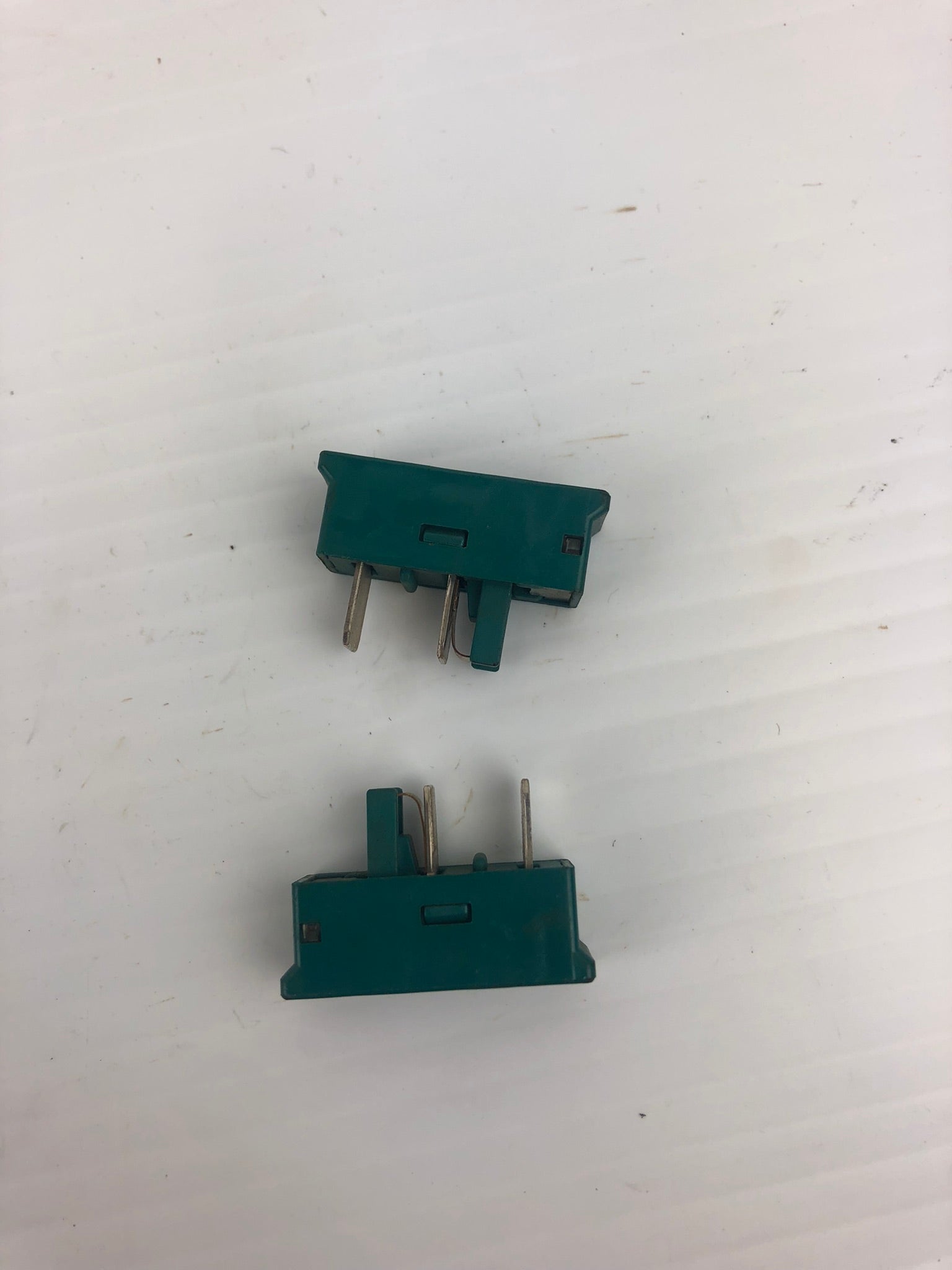 Daito GP40 Indicating Fuses 4A 250V - Lot of 2
