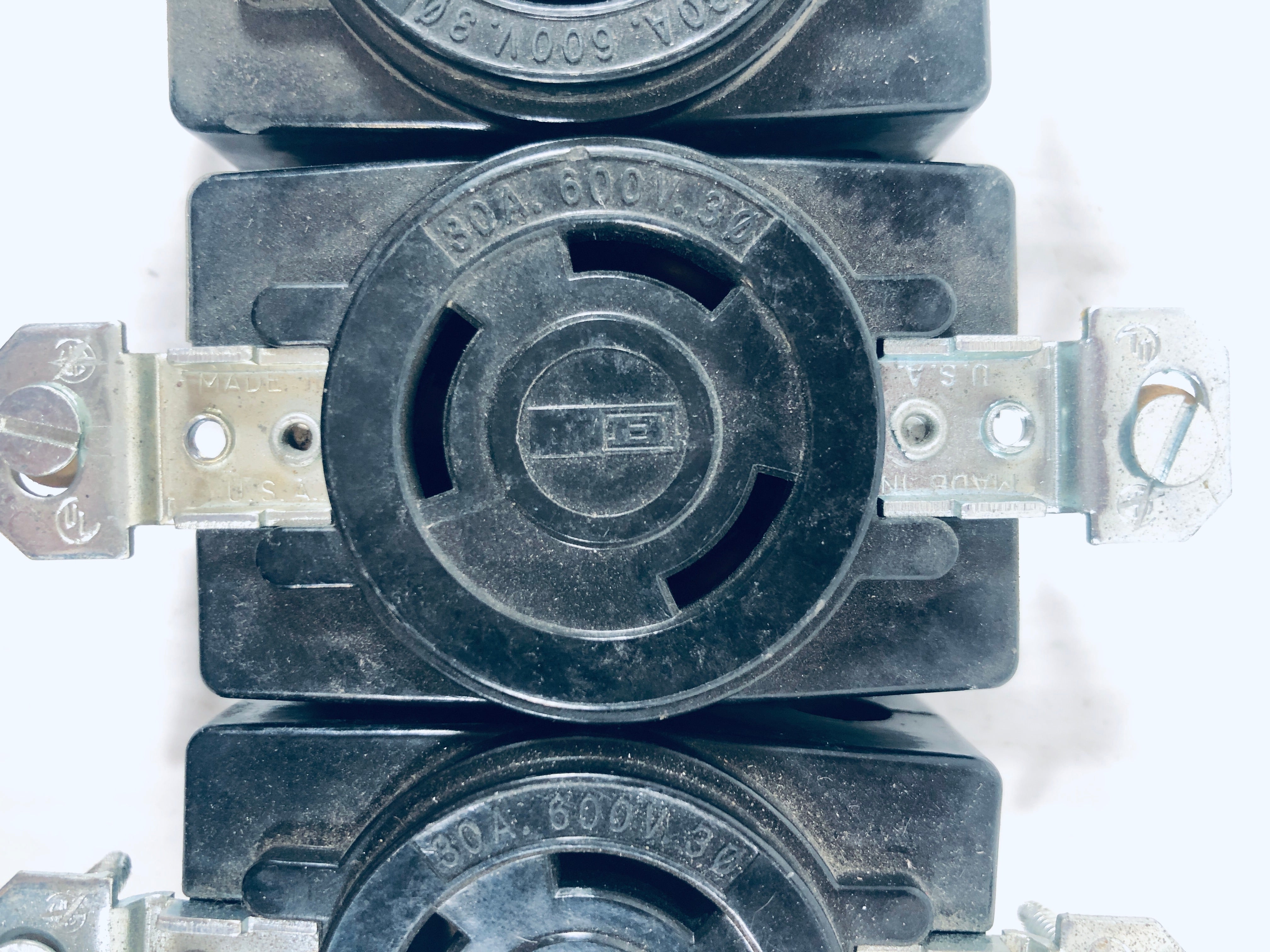 Bryant Leviton Outlet 71330-FR - Lot of 3