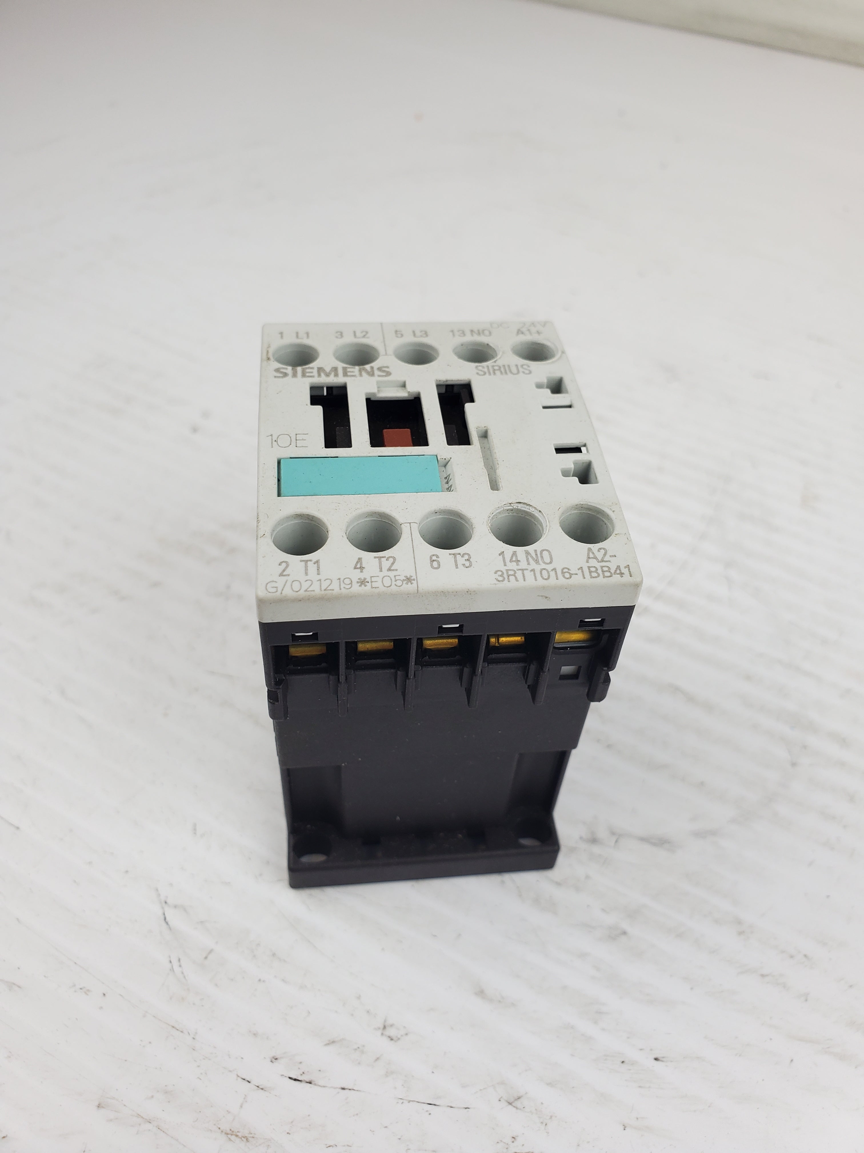Siemens 3RT1016-1BB41 Contactor G/021219*E05* DC 24V