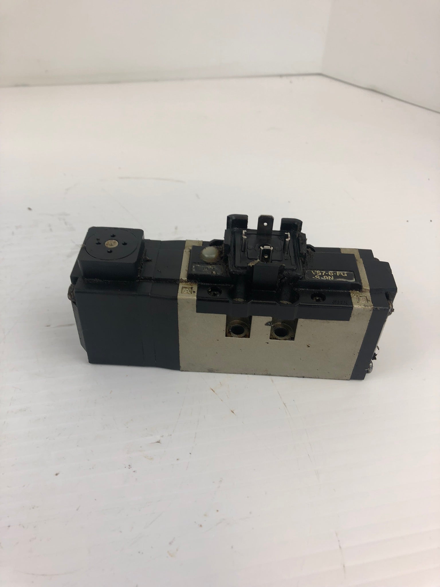 SMC VS7-6-FG-S-9N Solenoid Valve