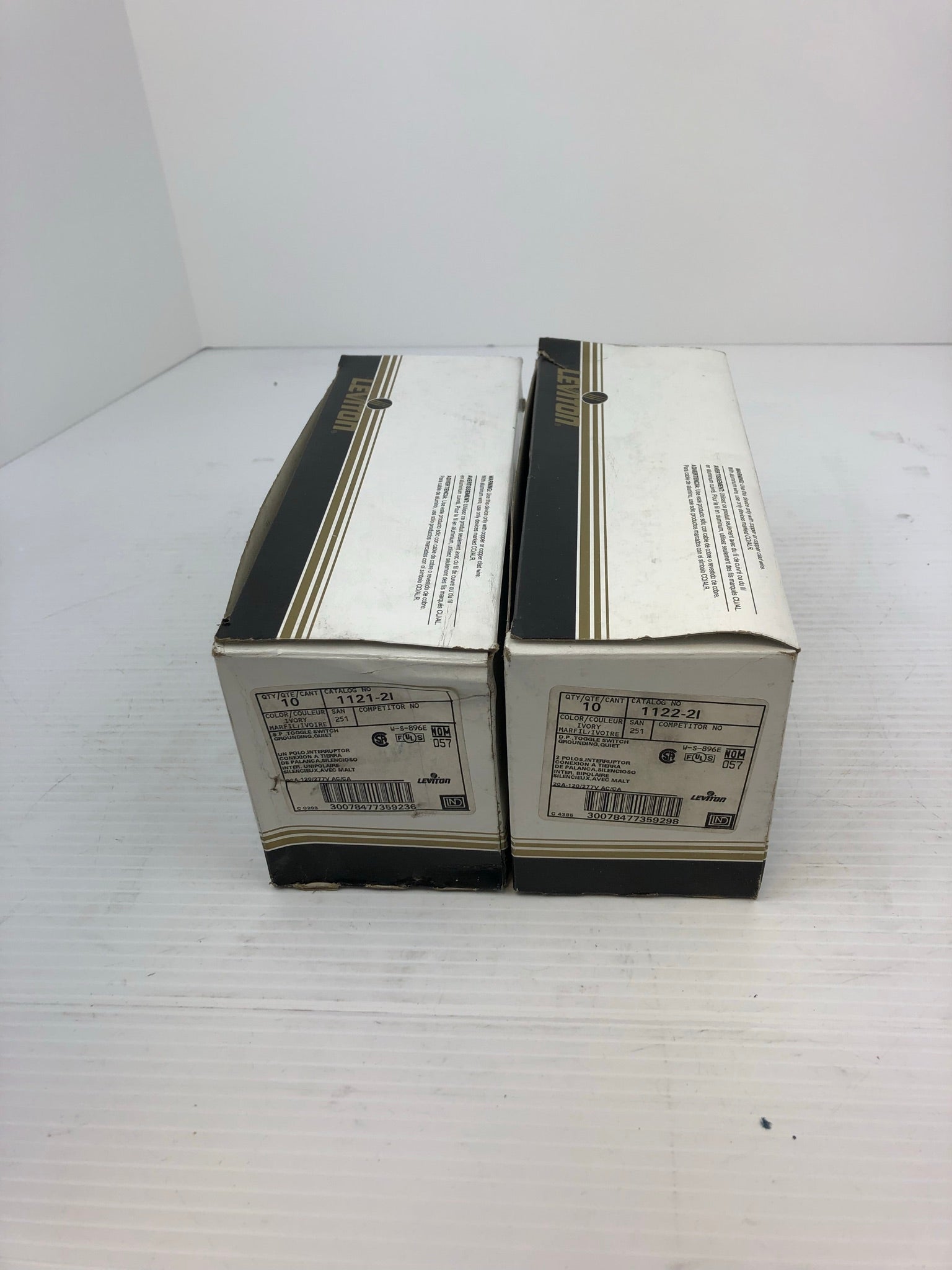 Leviton 1122-2I D.P. Toggle Switch 20A-120/277V AC/CA Ivory Lot of 2