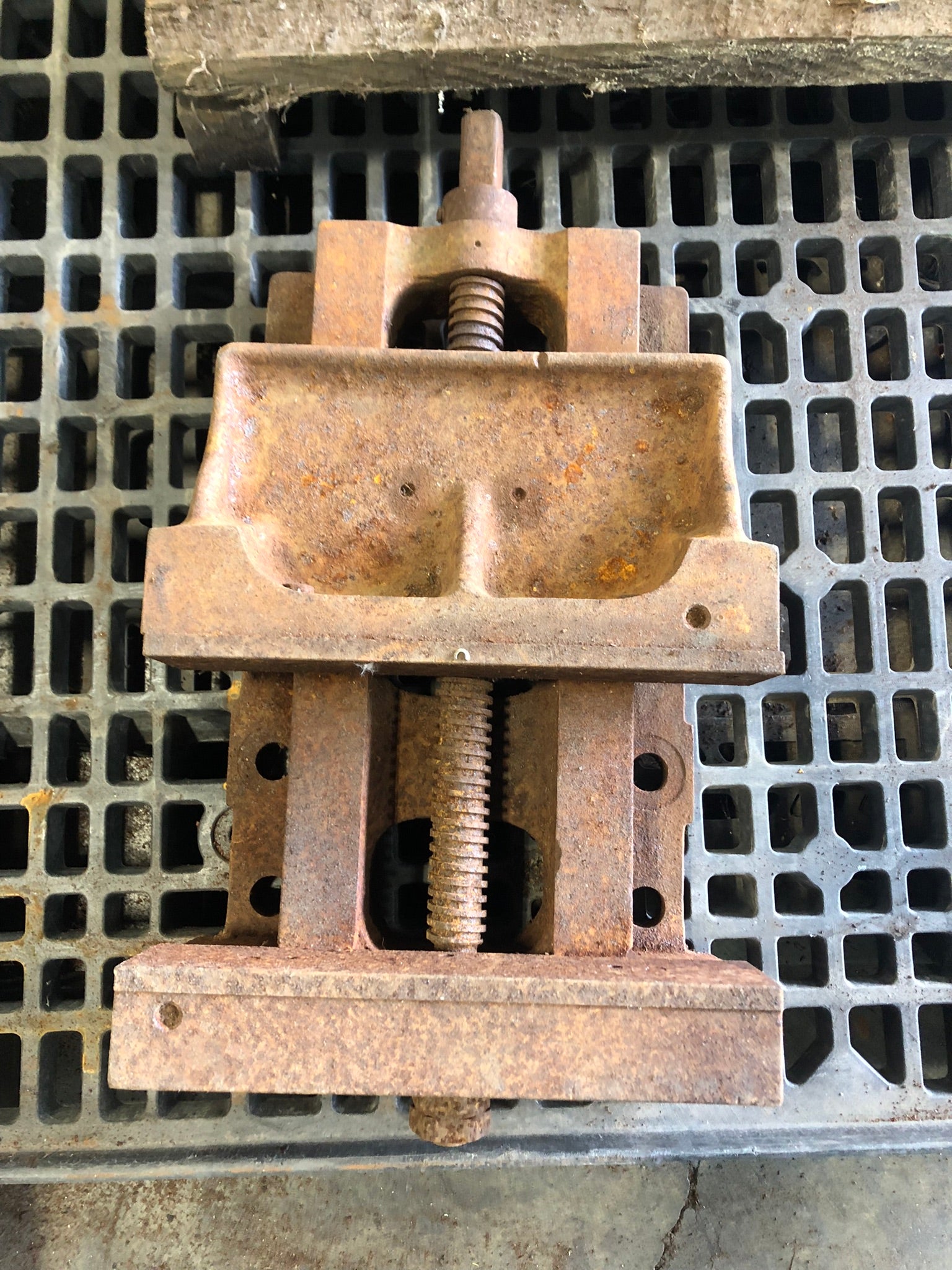 Industrial Vise Heavy Duty Rustic Decor 18" Long x 10" Wide x 5" High